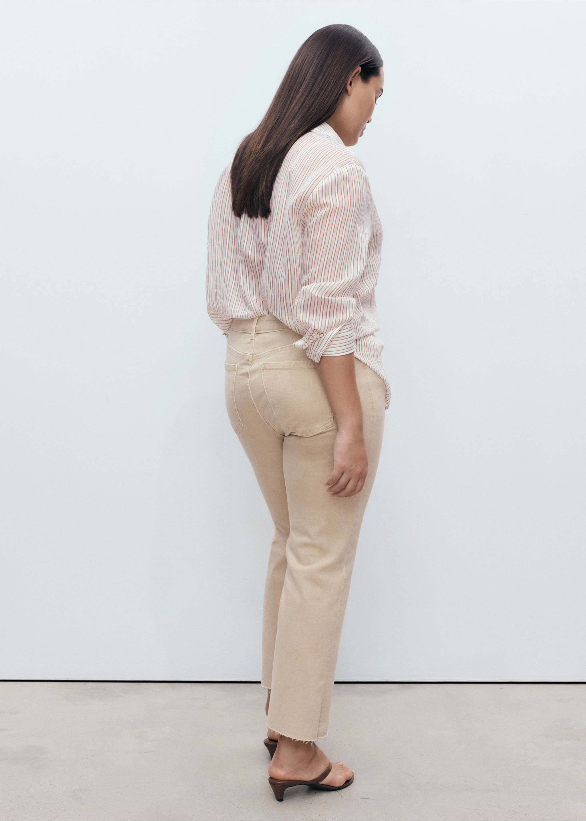 Jean Sienna flare crop - Détail de l'article 4, Sable. Ref: 17001209-00.