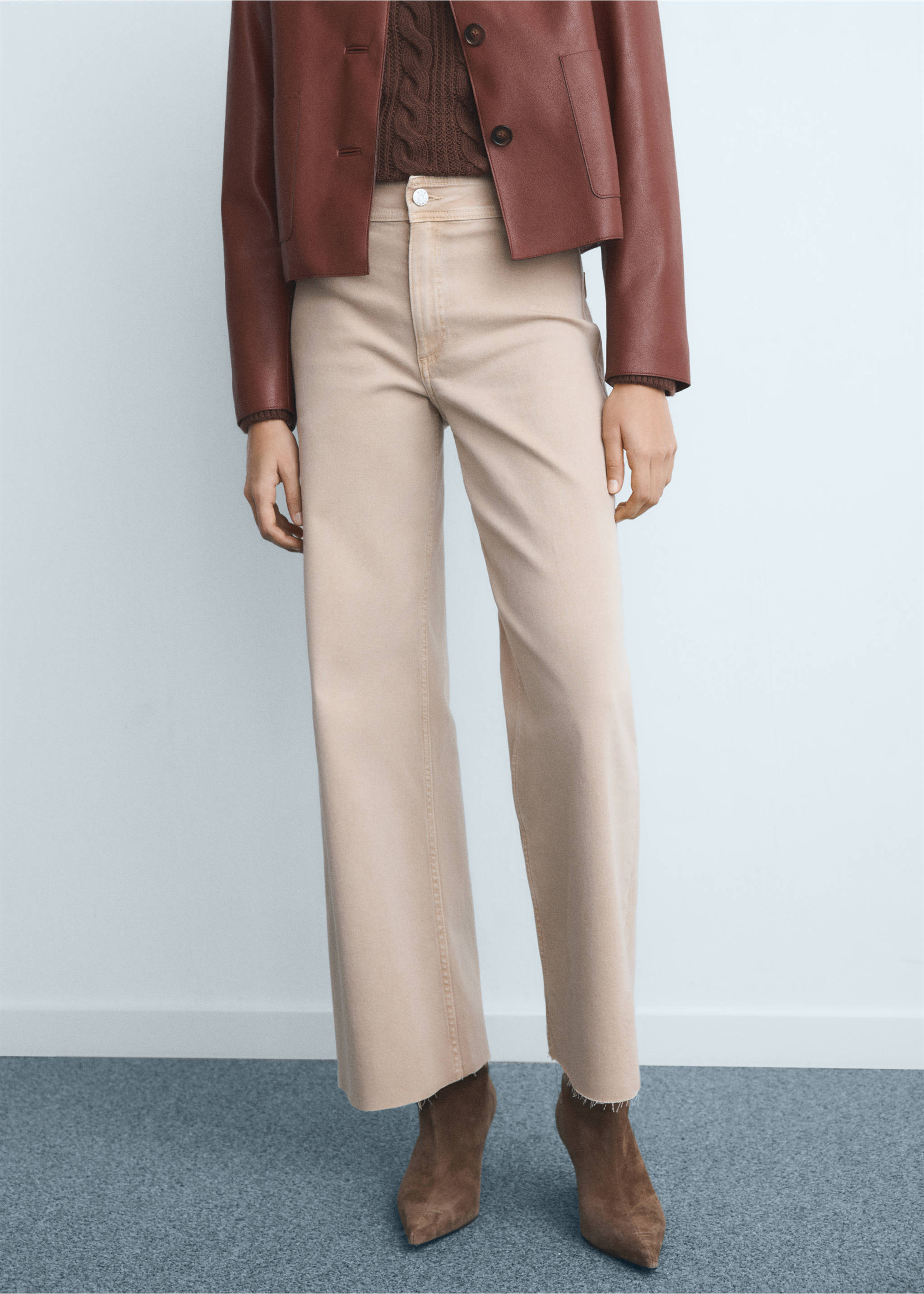 Jean style jupe-culotte Catherin taille haute - Plan moyen, Sable. Ref: 17001210-00.