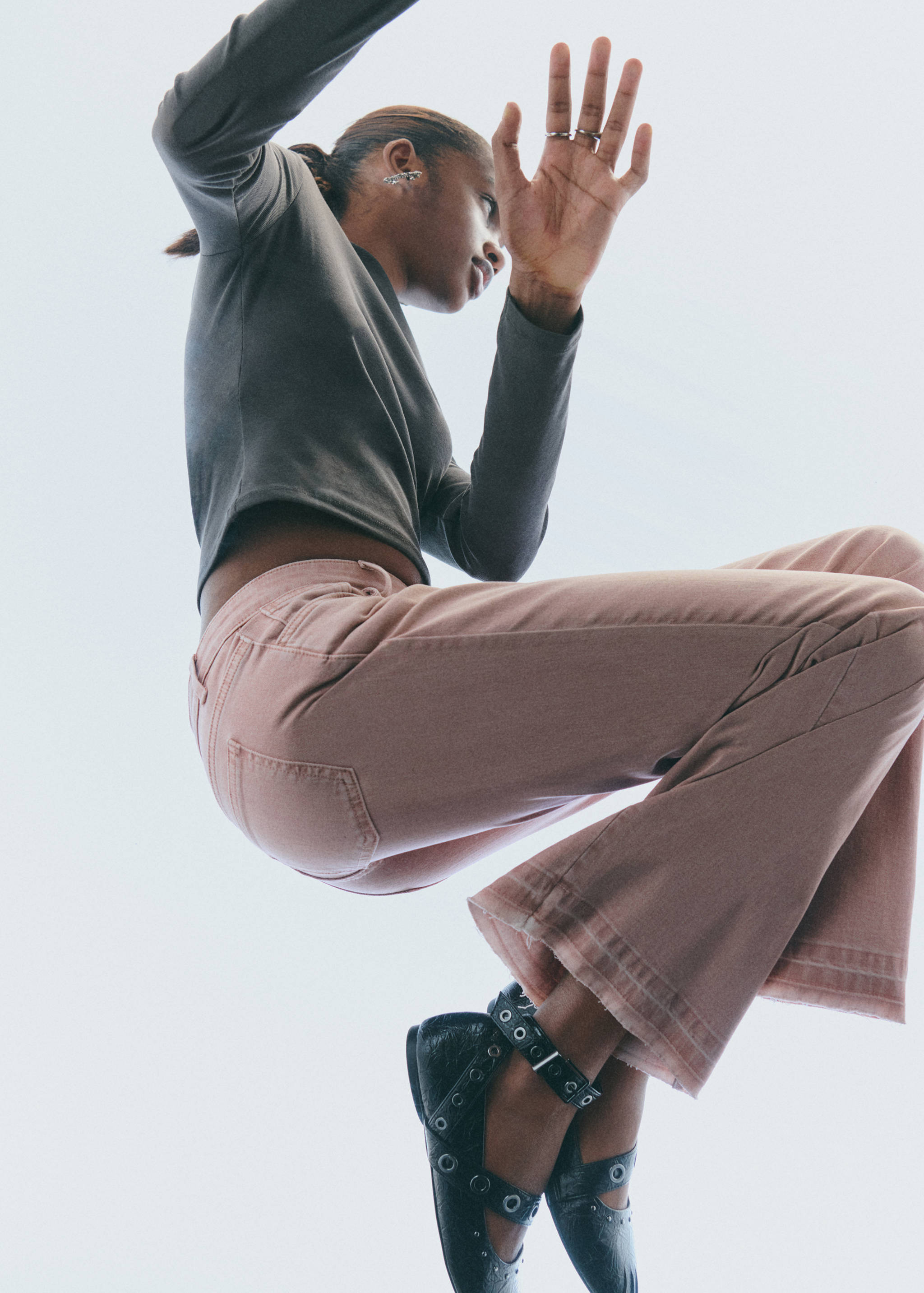 Decorative seam flared jeans - Details of the article 5