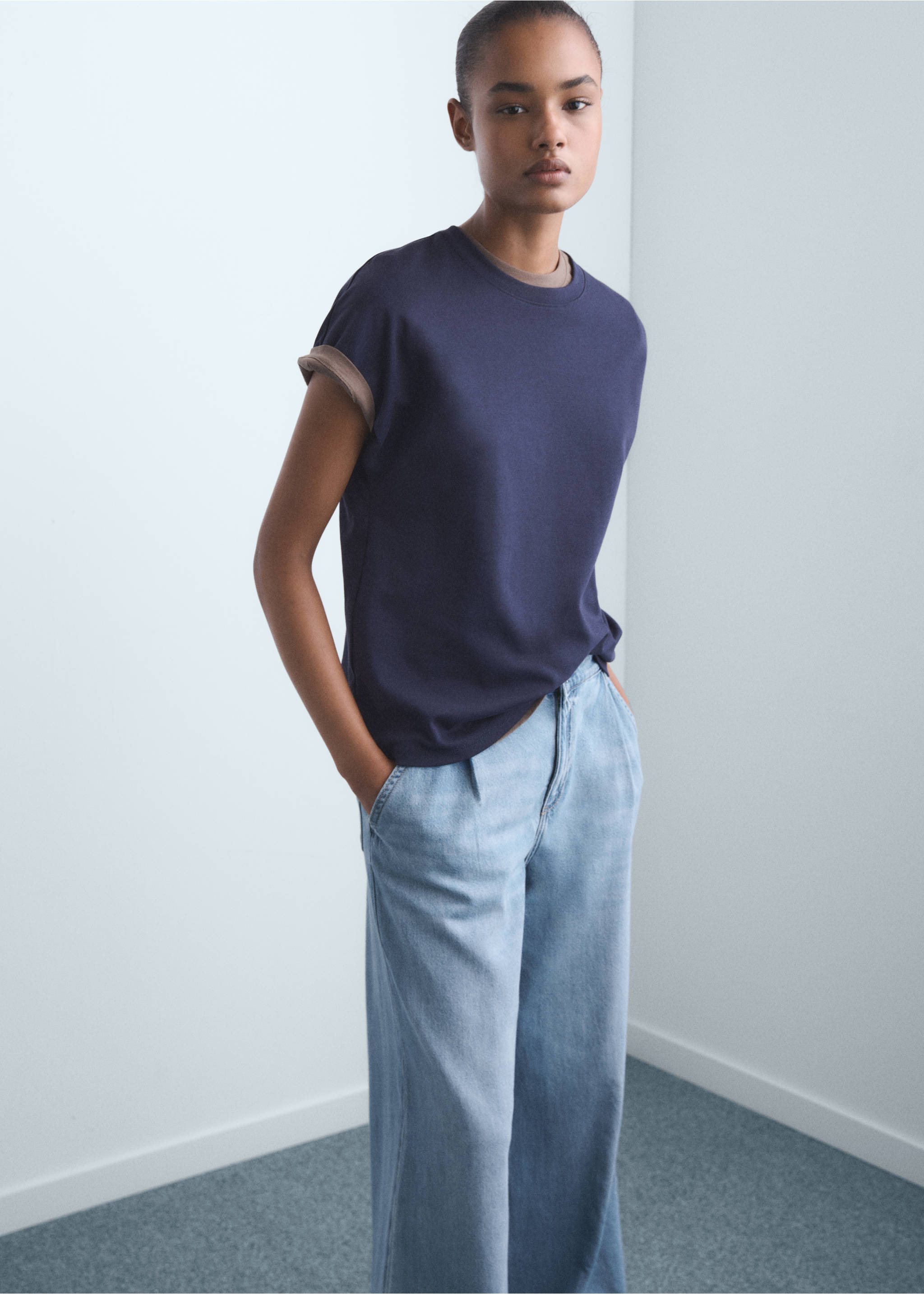 Jeans wide leg pinzas - Detalle del artículo 1, Azul medio. Ref: 17001231-00.