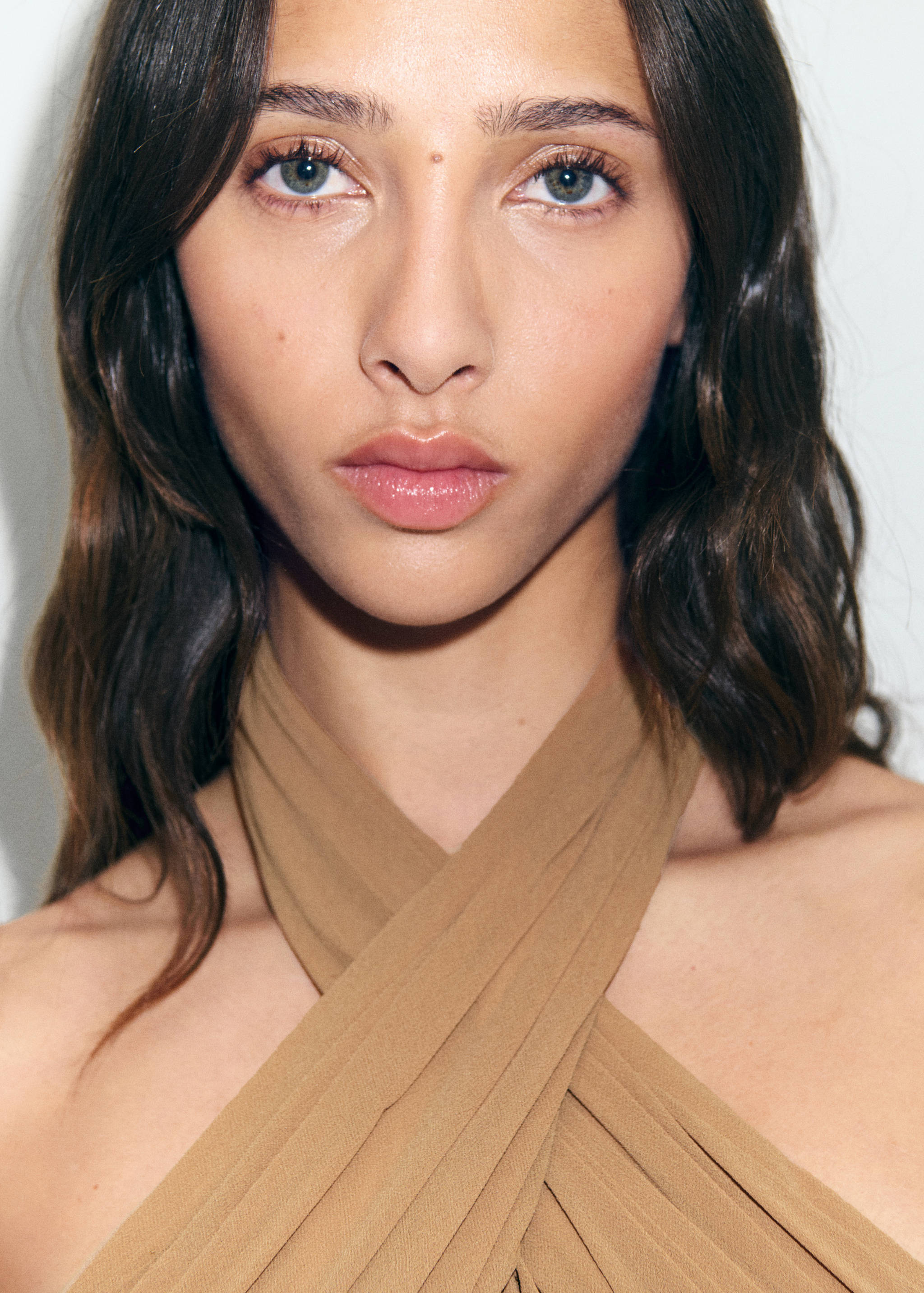 Long semi-transparent dress with crossed neckline - Details of the article 1