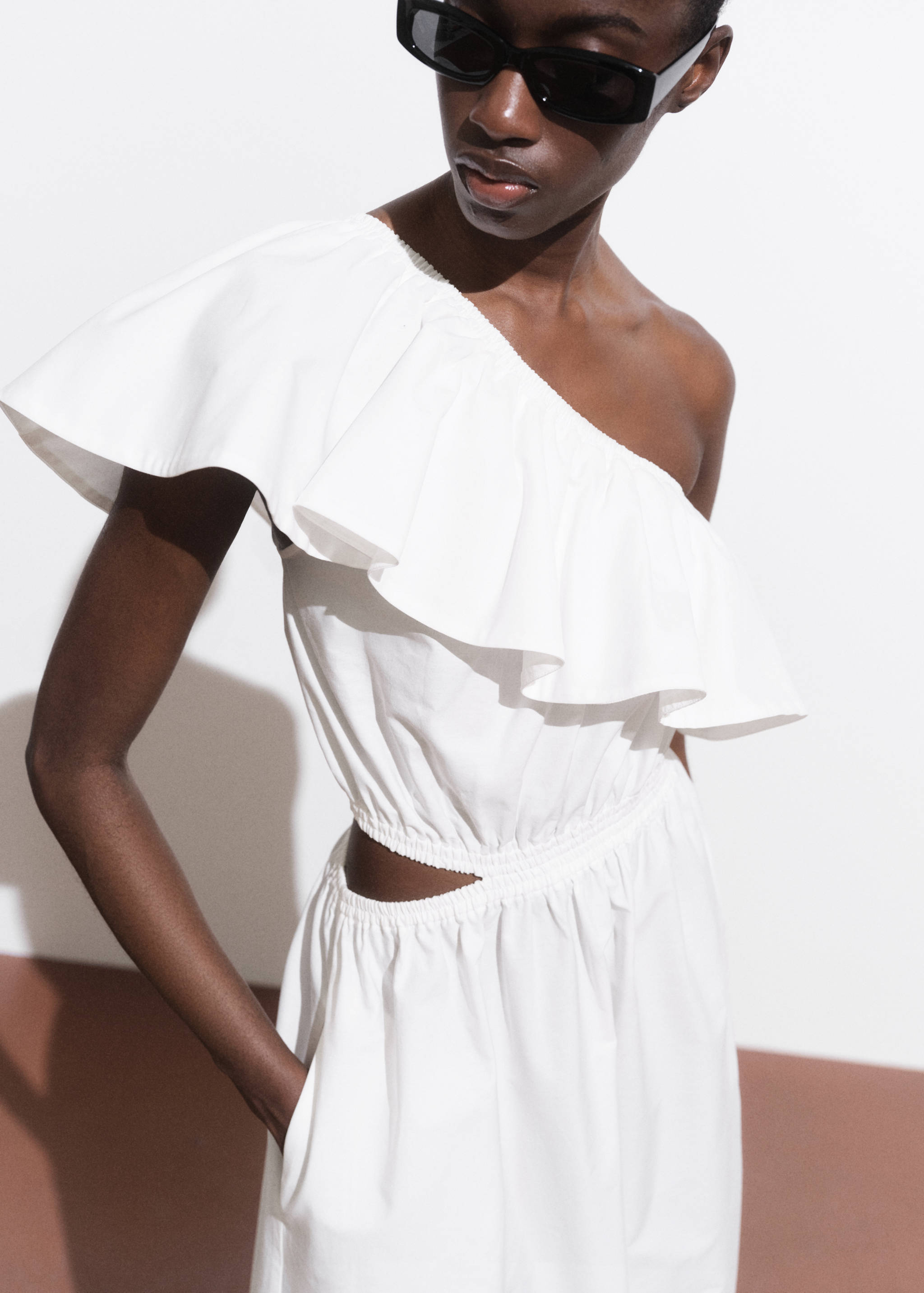Asymmetrical dress with cut-out - Details of the article 1