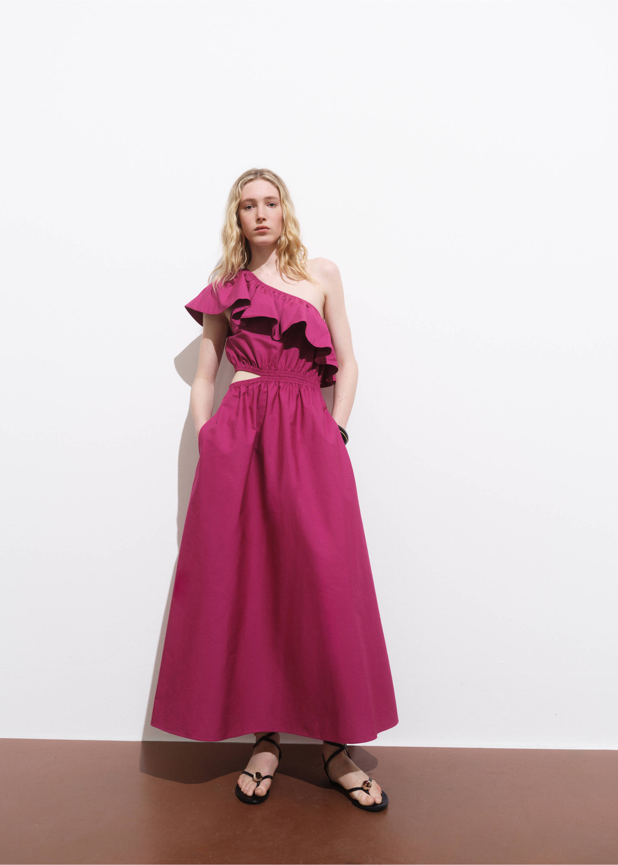 Asymmetrical dress with cut-out - General plane, Fuchsia. Ref: 17001278-00.