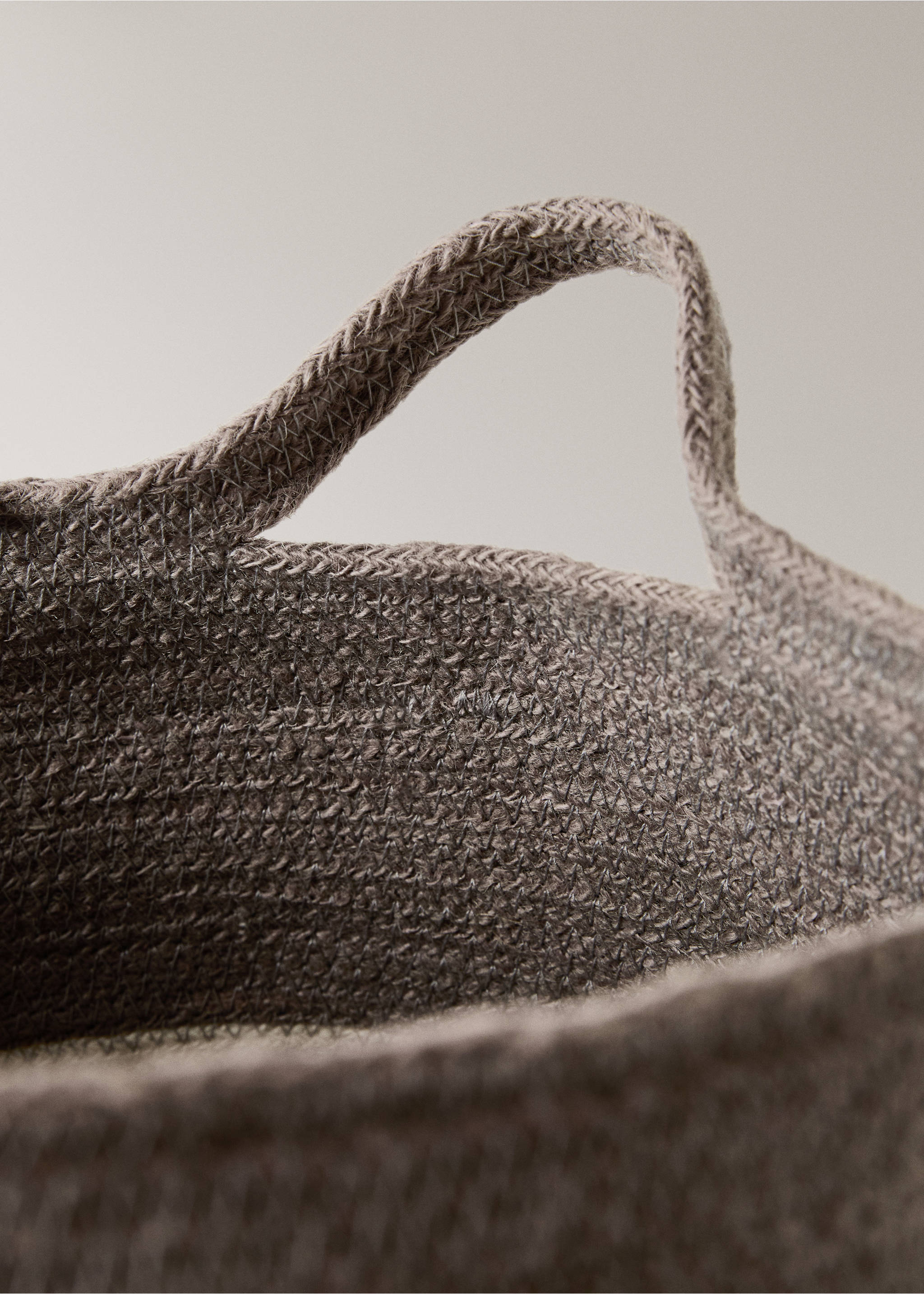 Large jute basket with stripes - Details of the article 2, Grey. Ref: 17001536-00.