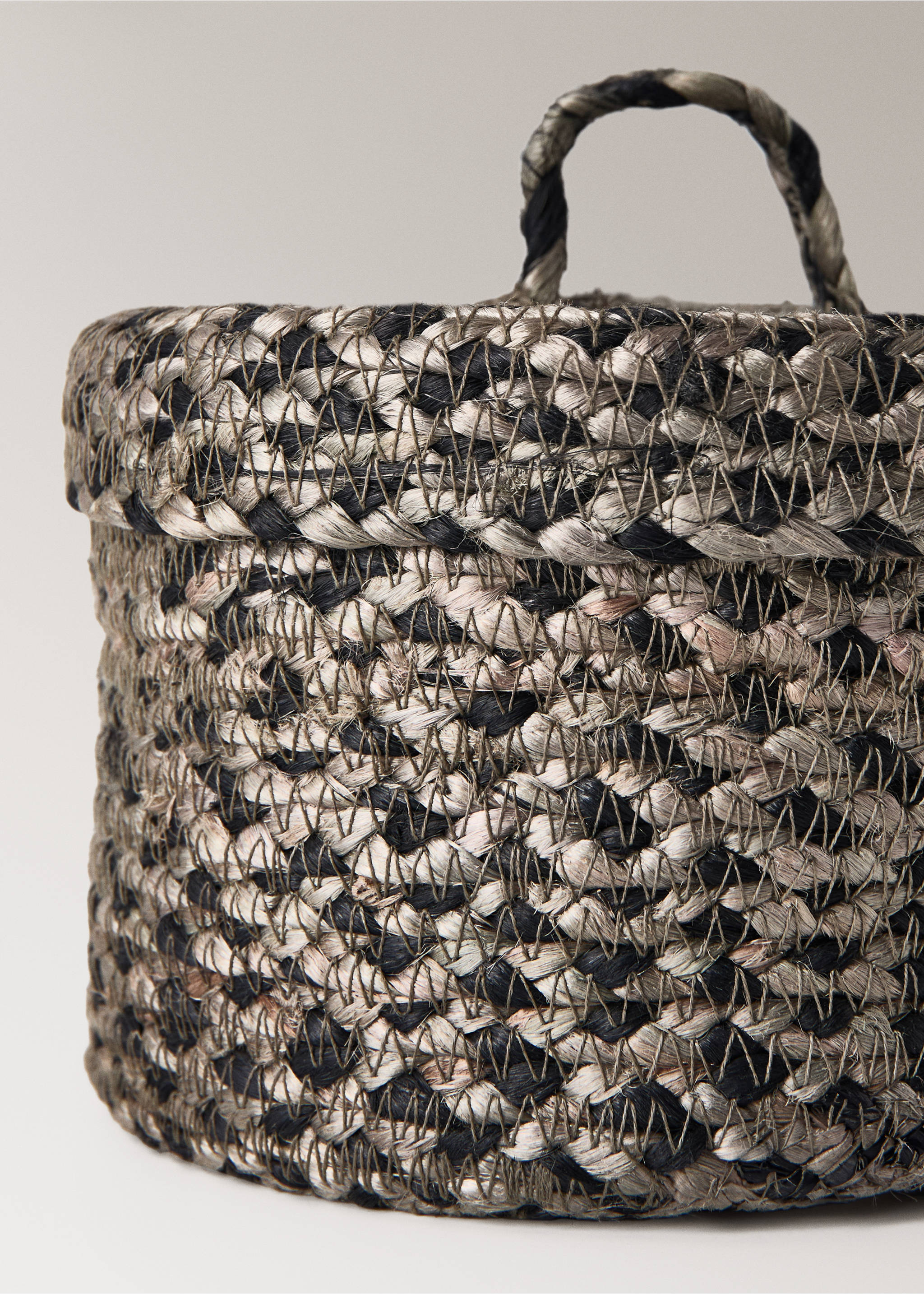 Medium melange jute basket with lid - Details of the article 3, Grey. Ref: 17001542-00.