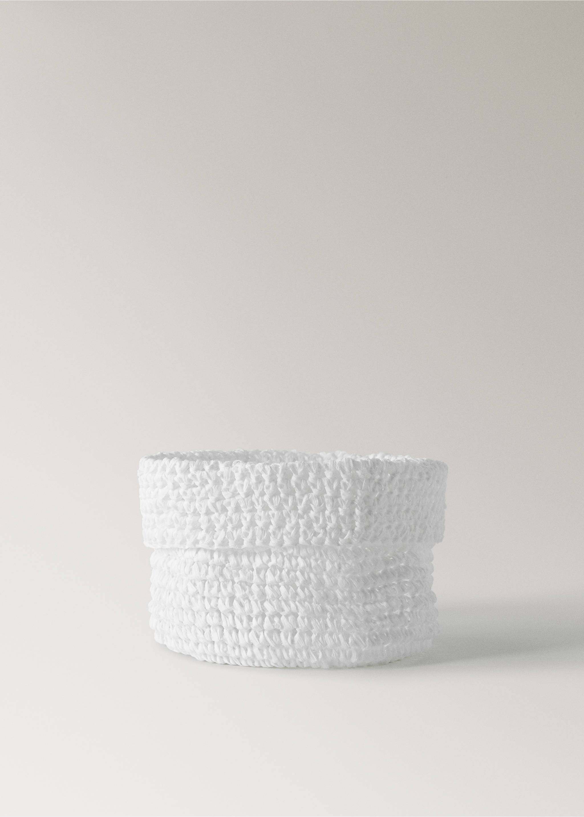 Crochet paper basket - Article without model, White. Ref: 17001545-00.