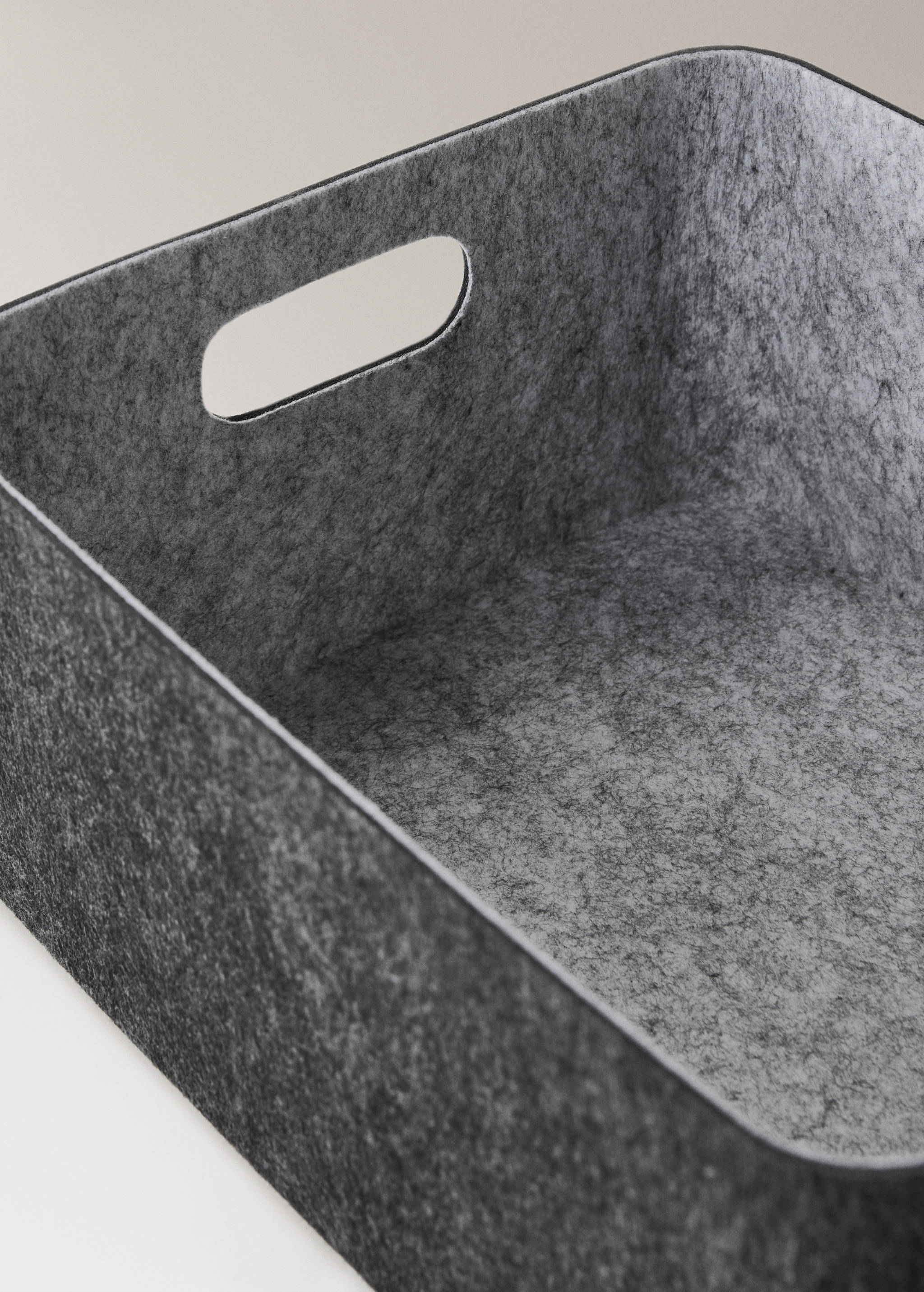Medium felt box with handles - Details of the article 2