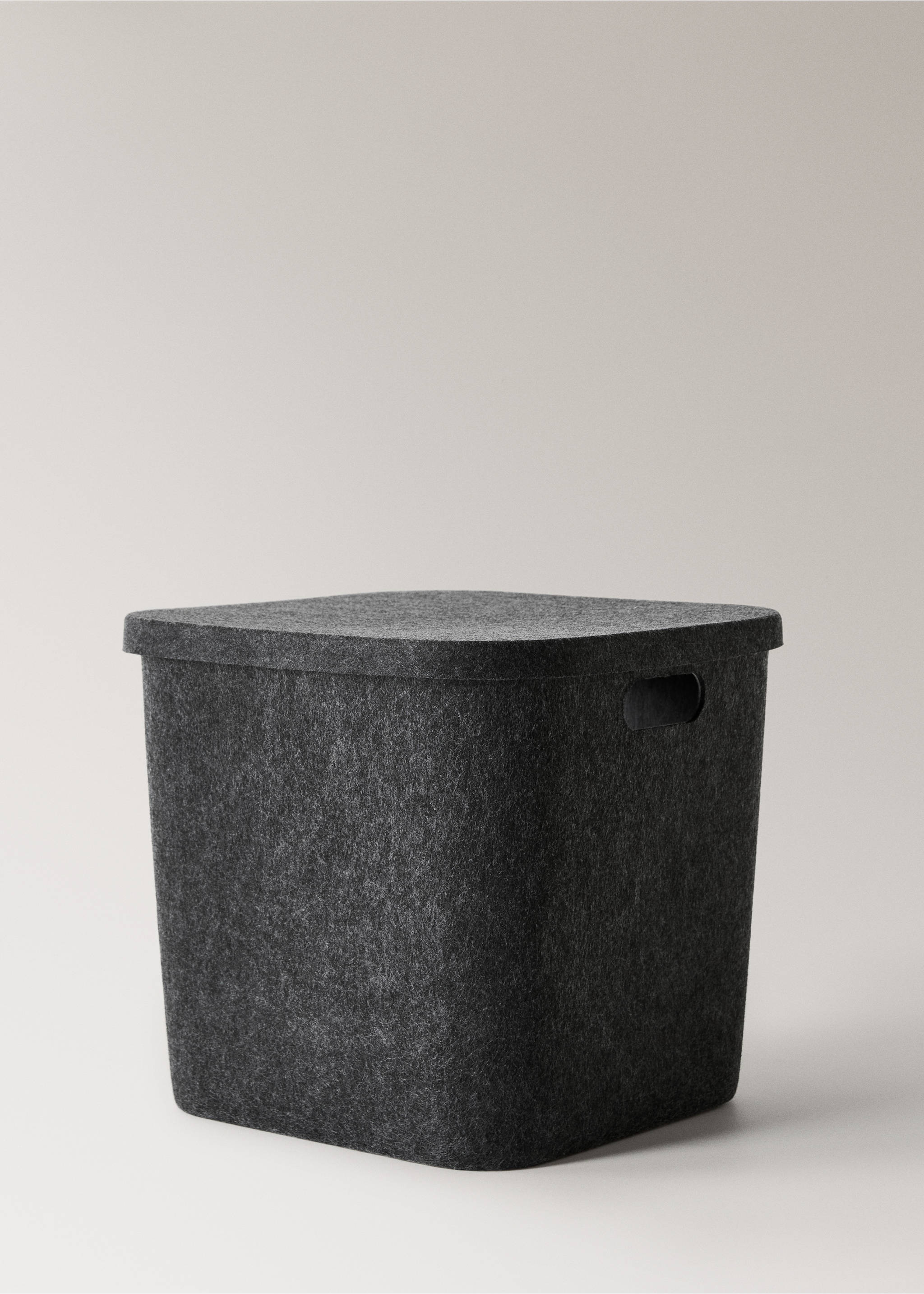 Square felt box with lid - Details of the article 1, Grey. Ref: 17001560-00.