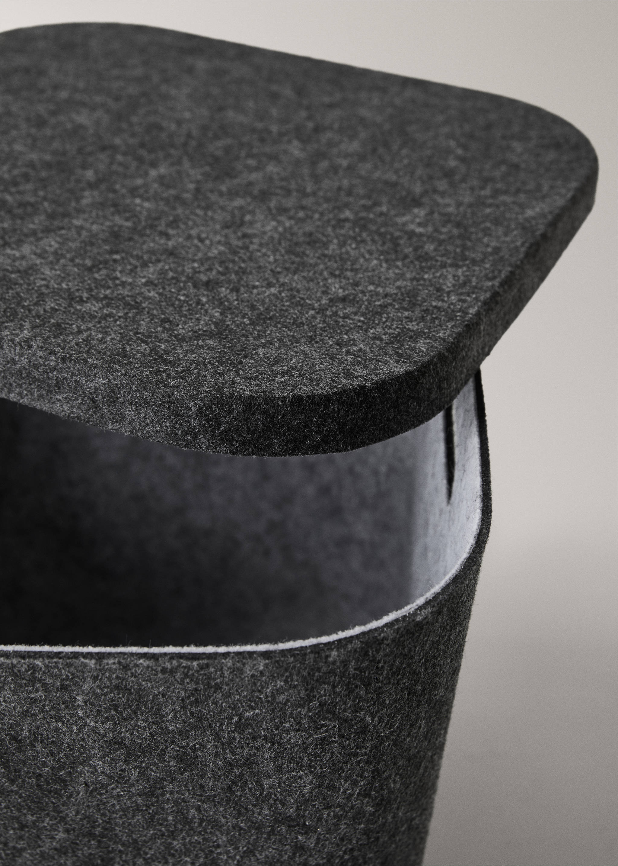 Square felt box with lid - Details of the article 2, Grey. Ref: 17001560-00.