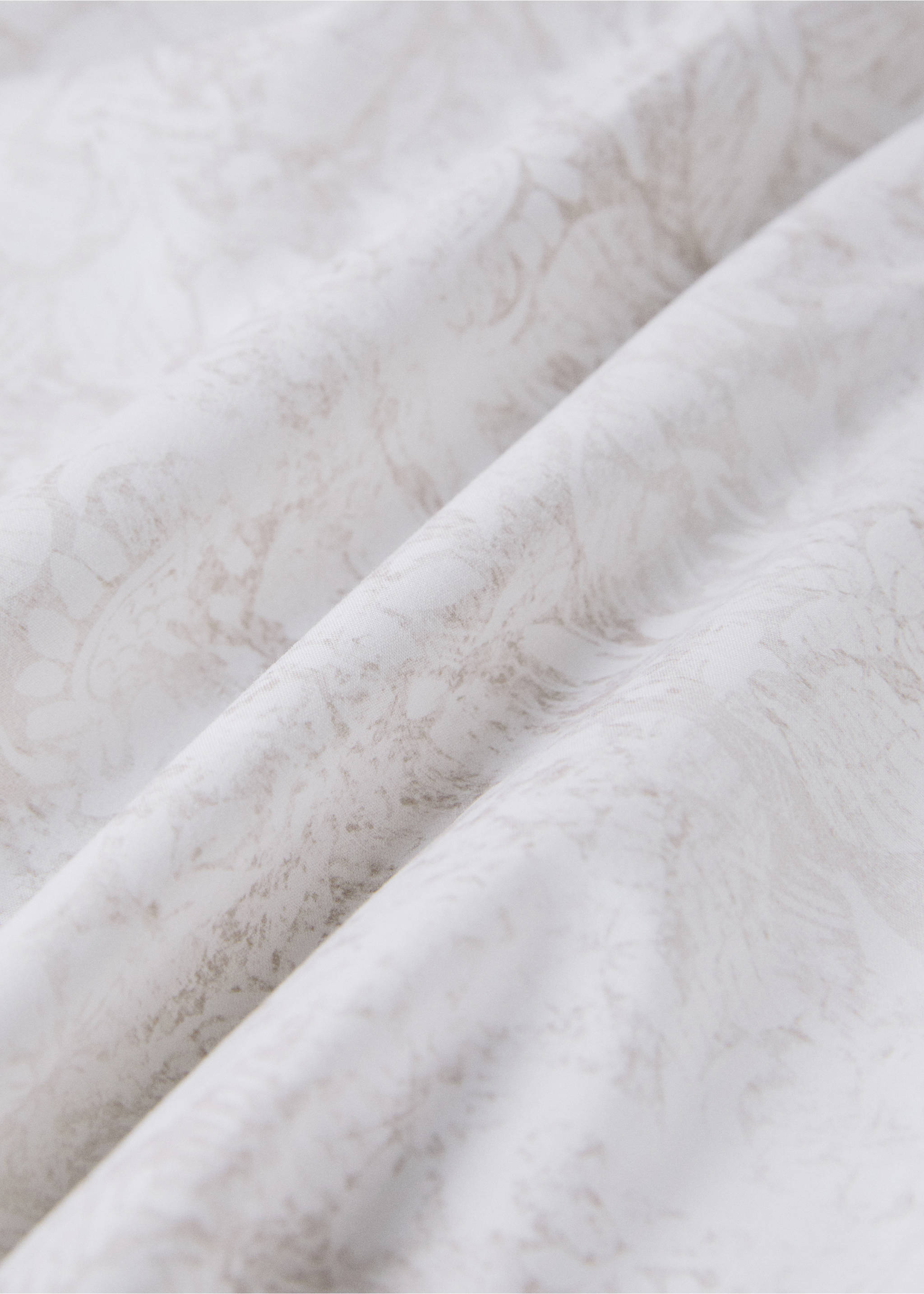 Percale cotton duvet cover with a blurred floral print for 180/200 cm bed - Details of the article 2, Beige. Ref: 17001605-00.