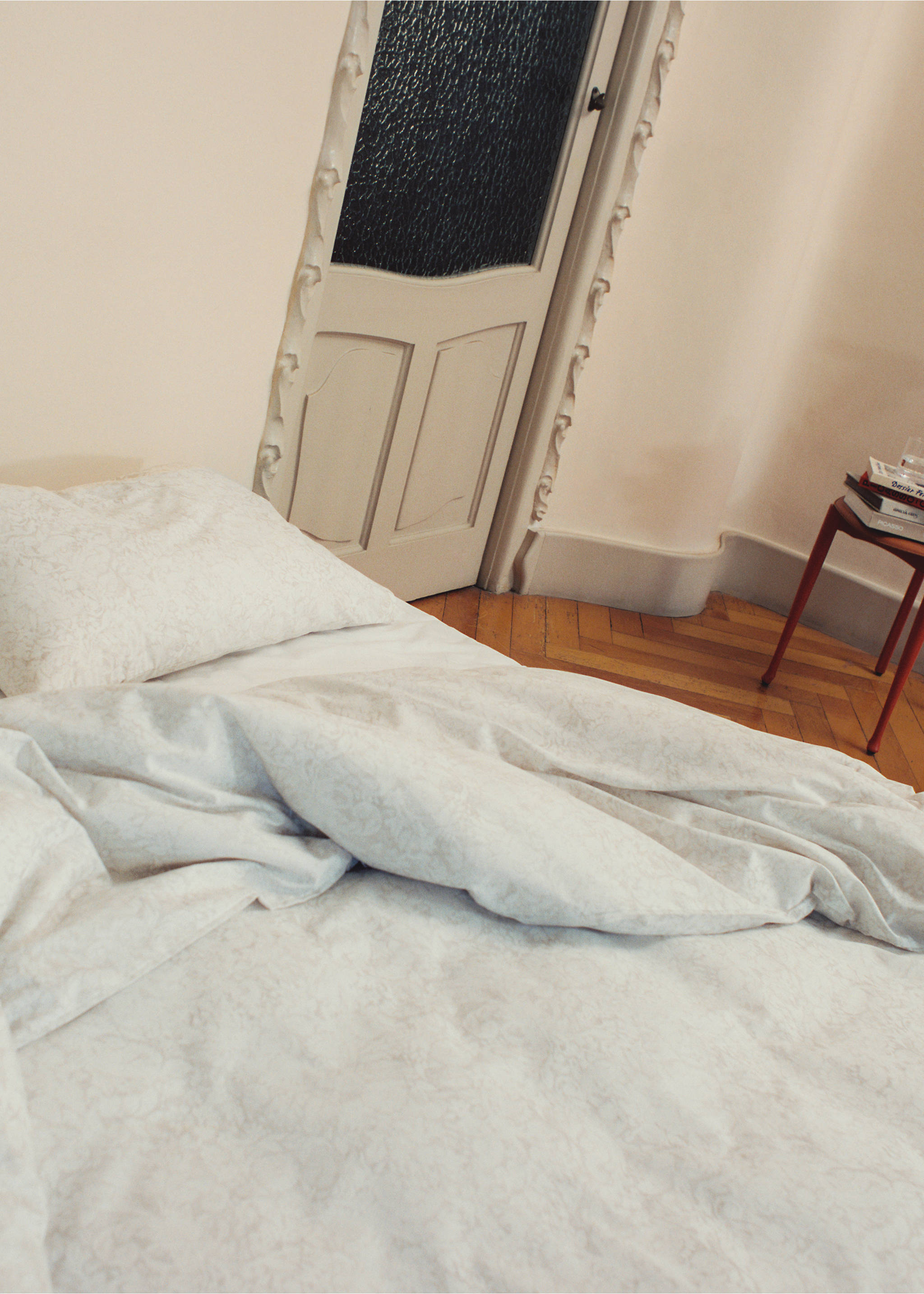 Percale cotton duvet cover with a blurred floral print for 180/200 cm bed - Details of the article 6, Beige. Ref: 17001605-00.