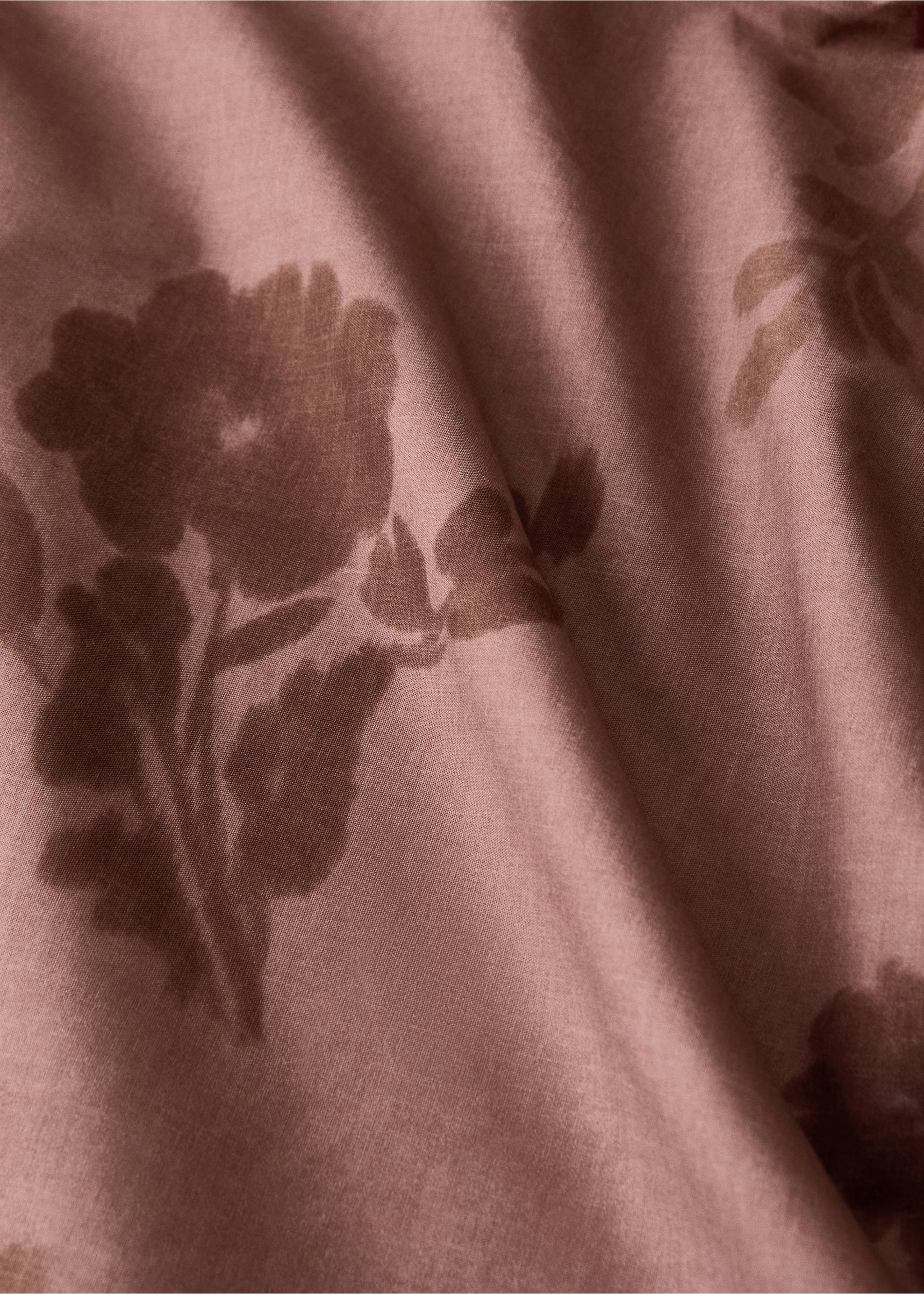 200-thread count percale cotton duvet cover with blurred floral print for 90 cm bed - Details of the article 2, Medium Pink. Ref: 17001626-00.