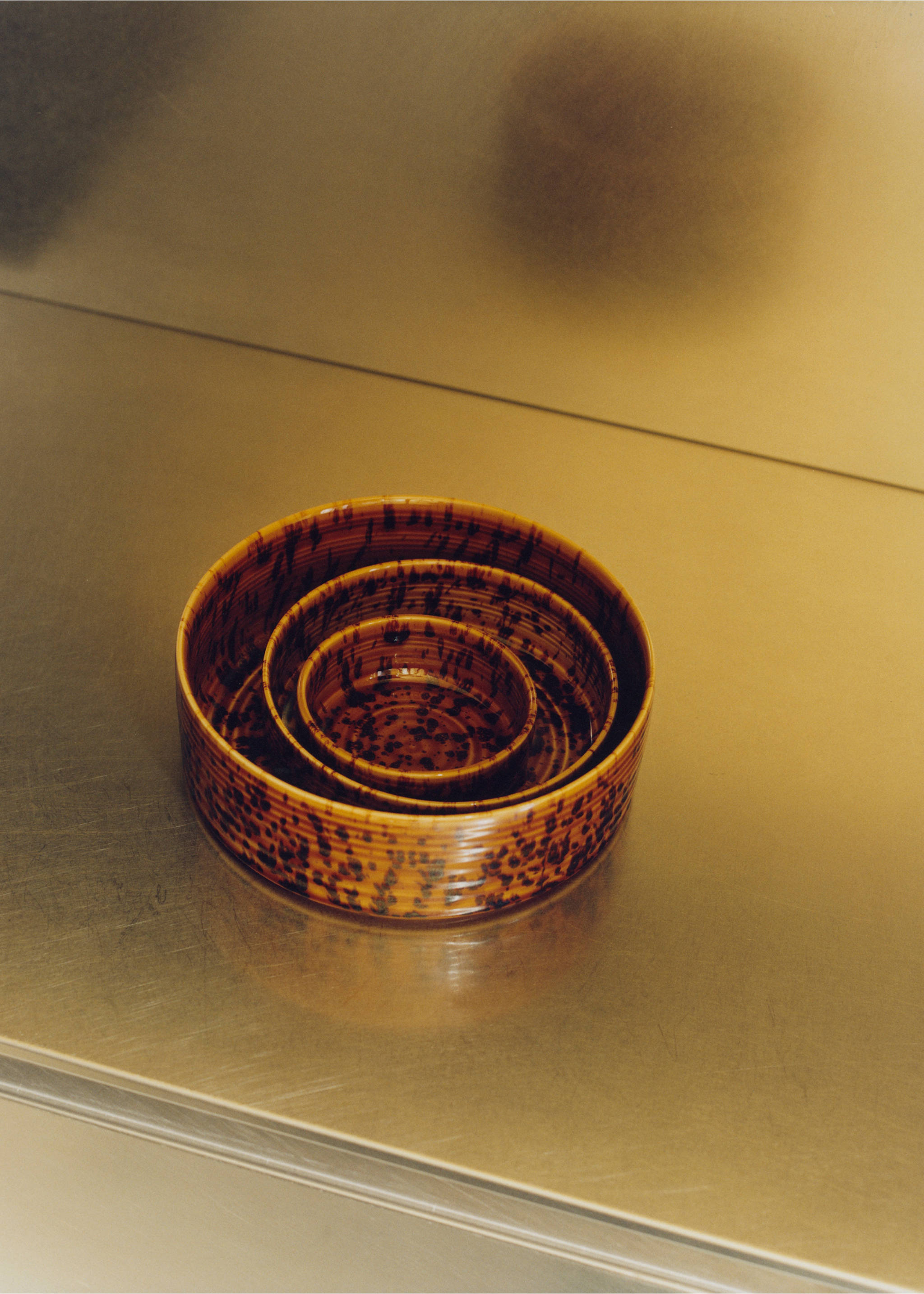 Large reactive glaze gres bowl - Details of the article 6, Brown. Ref: 17002037-00.