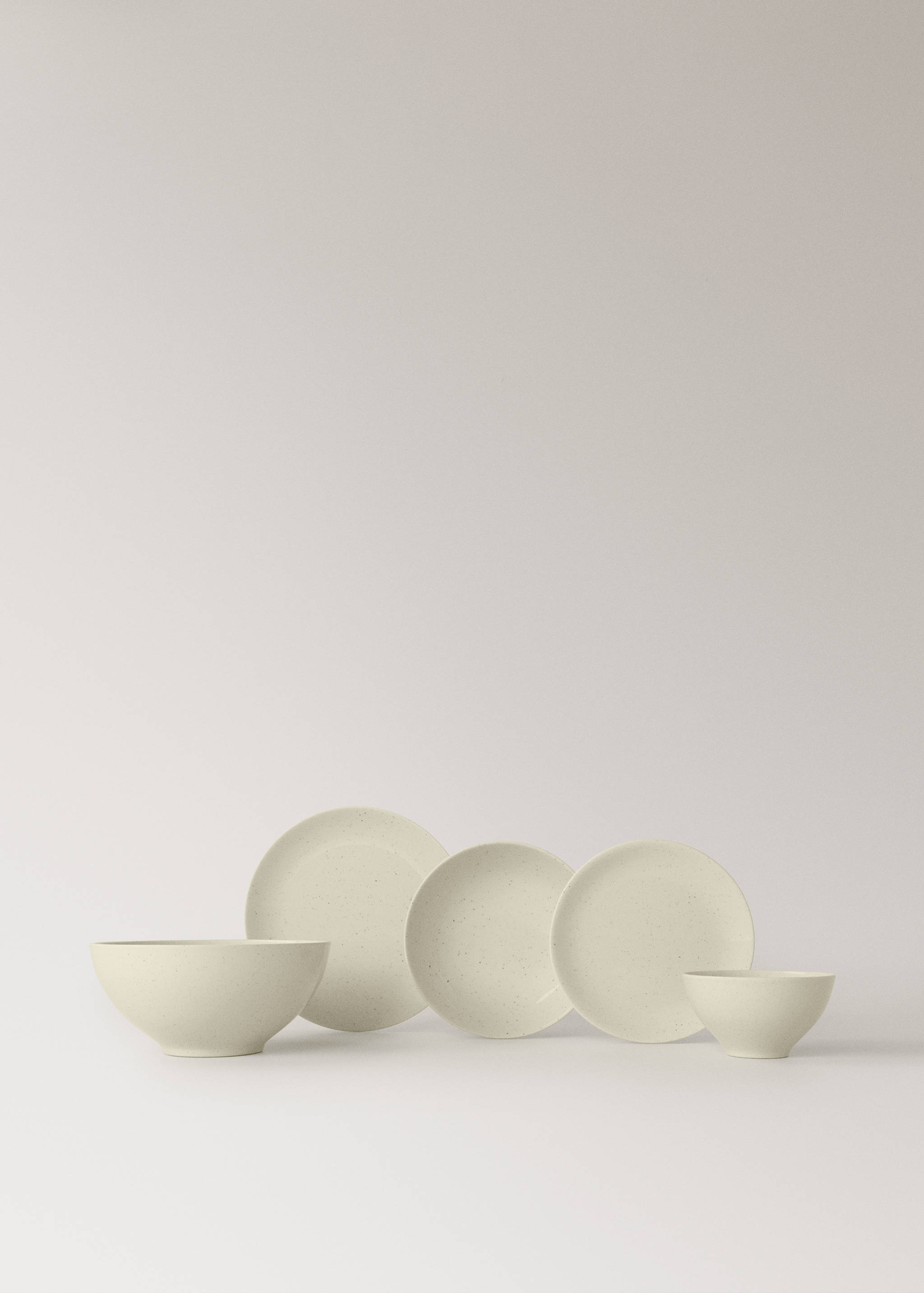 Stoneware bowl with spots - Details of the article 3