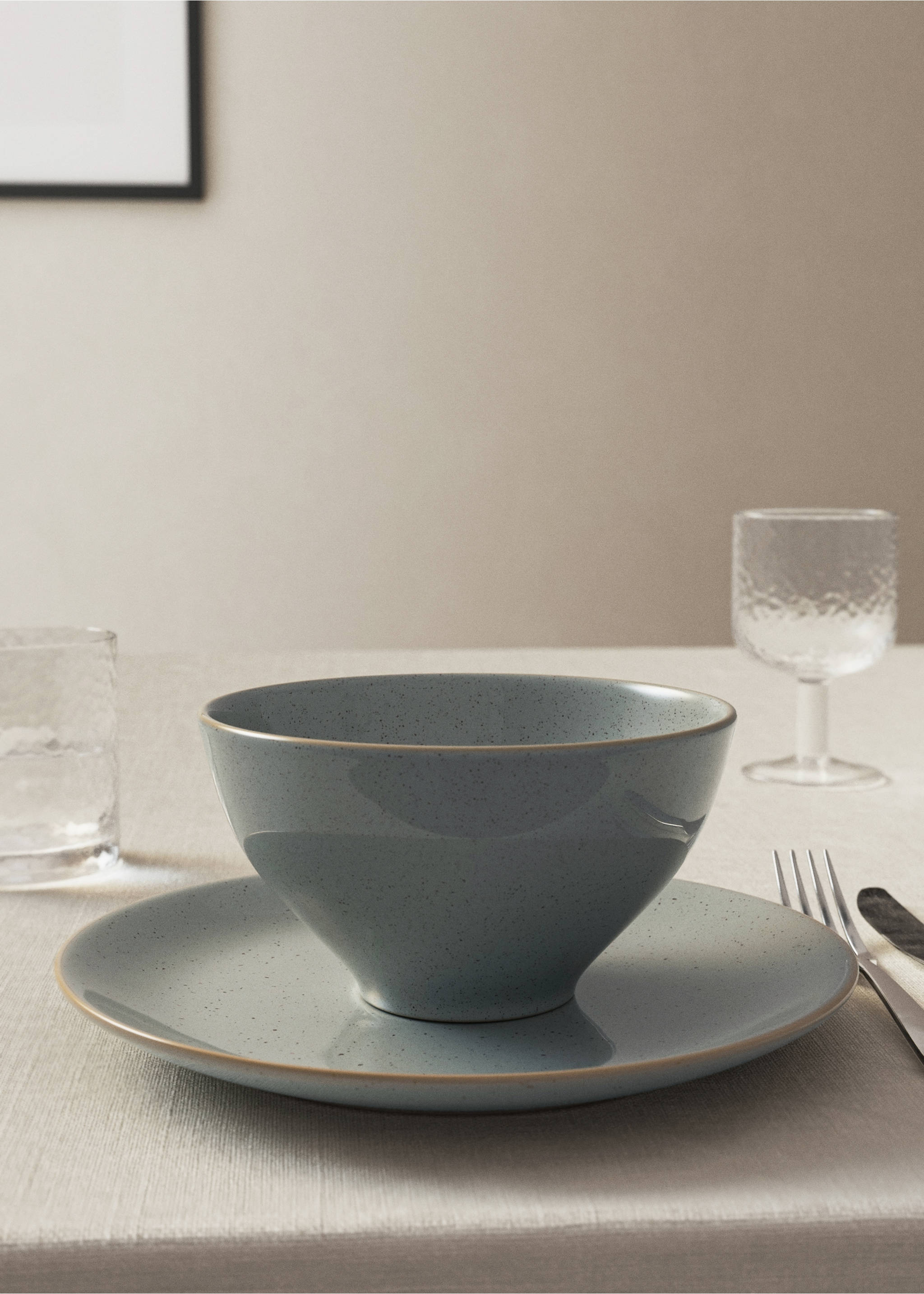 Stoneware bowl with spots - General plane, Dark Grey. Ref: 17002044-00.