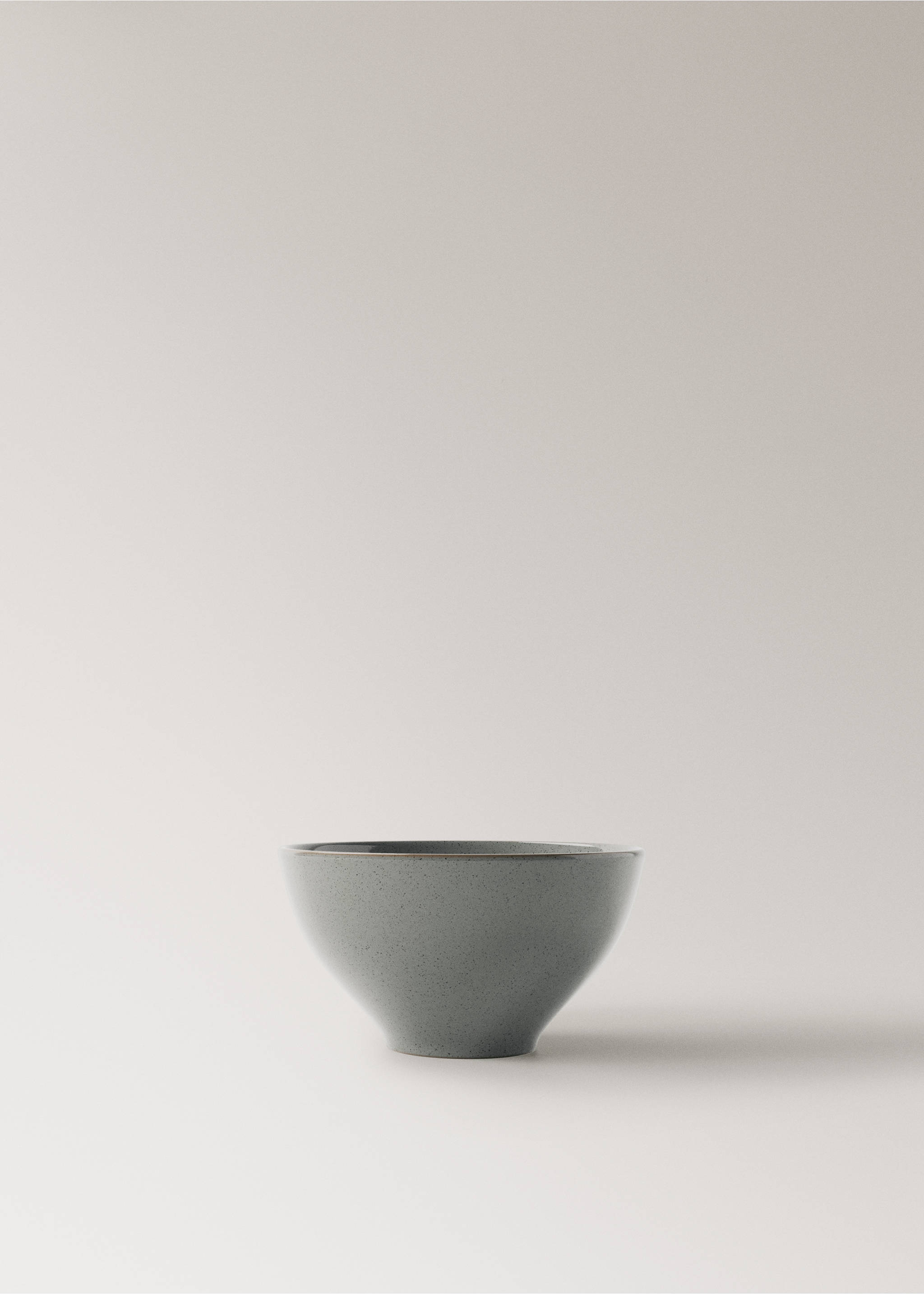Stoneware bowl with spots - Article without model, Dark Grey. Ref: 17002044-00.