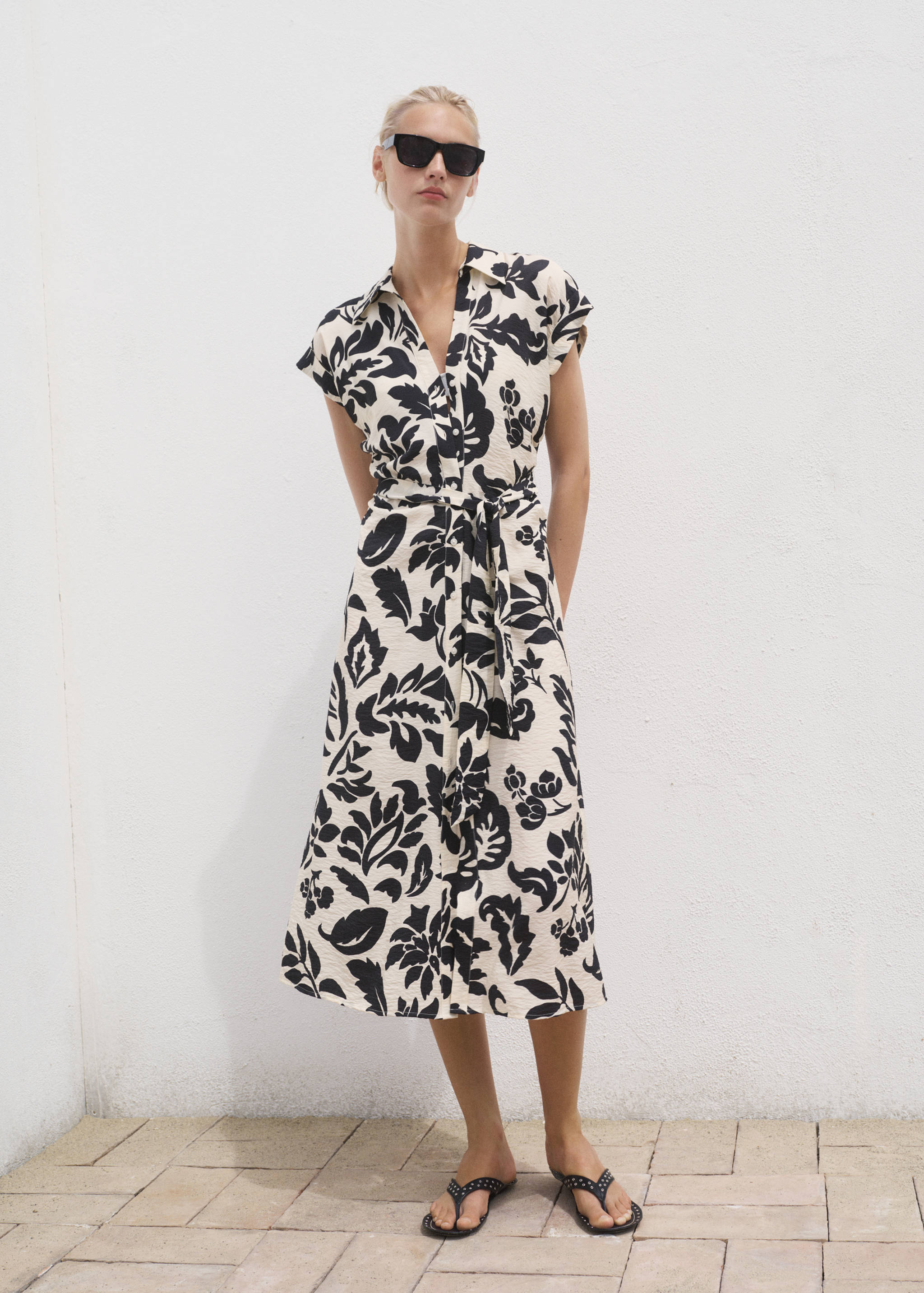 Hemdblusenkleid mit floralem Muster - Allgemeine Ansicht