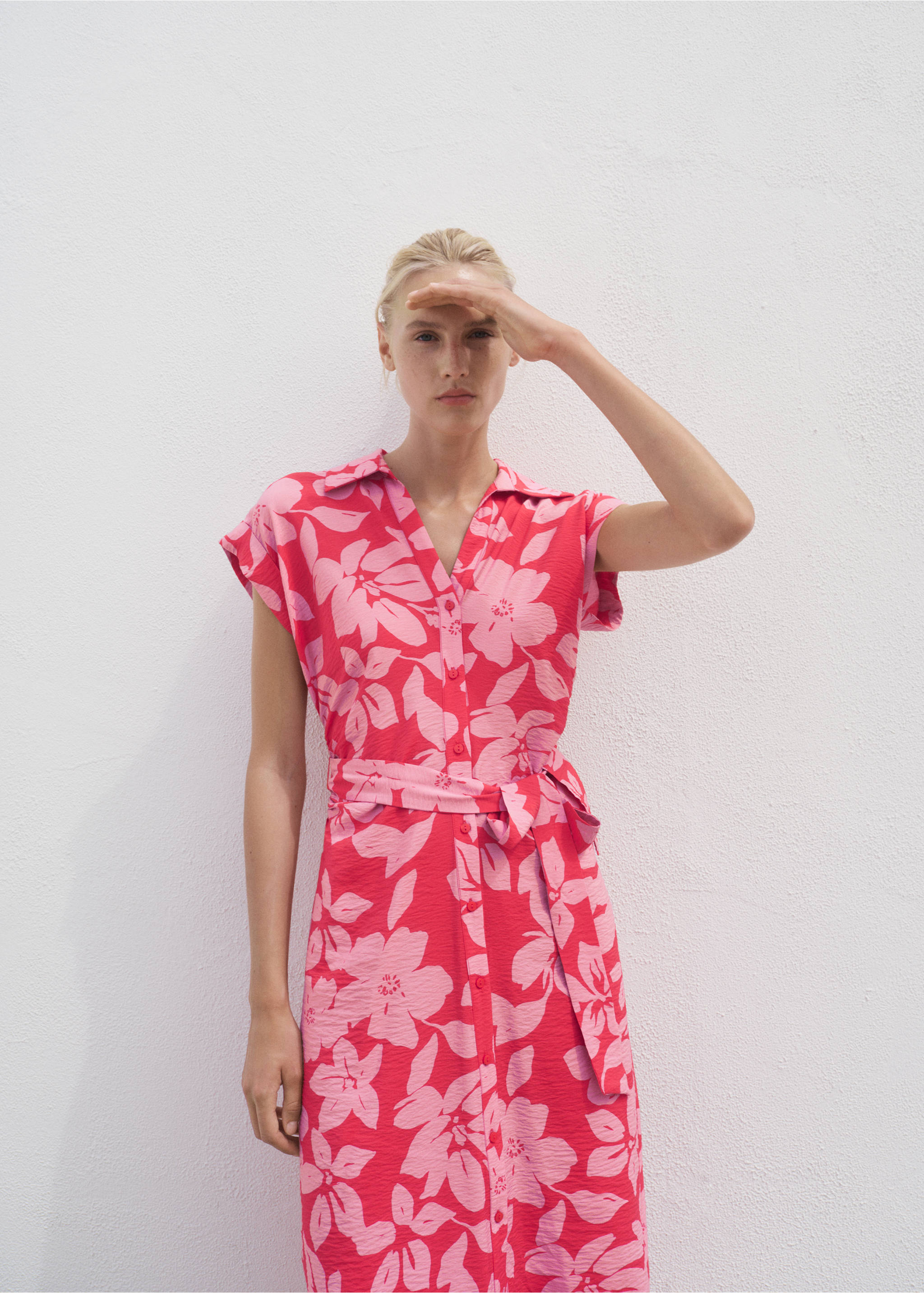 Hemdblusenkleid mit floralem Muster - Mittlere Ansicht, Fuchsia. Ref: 17002538-00.