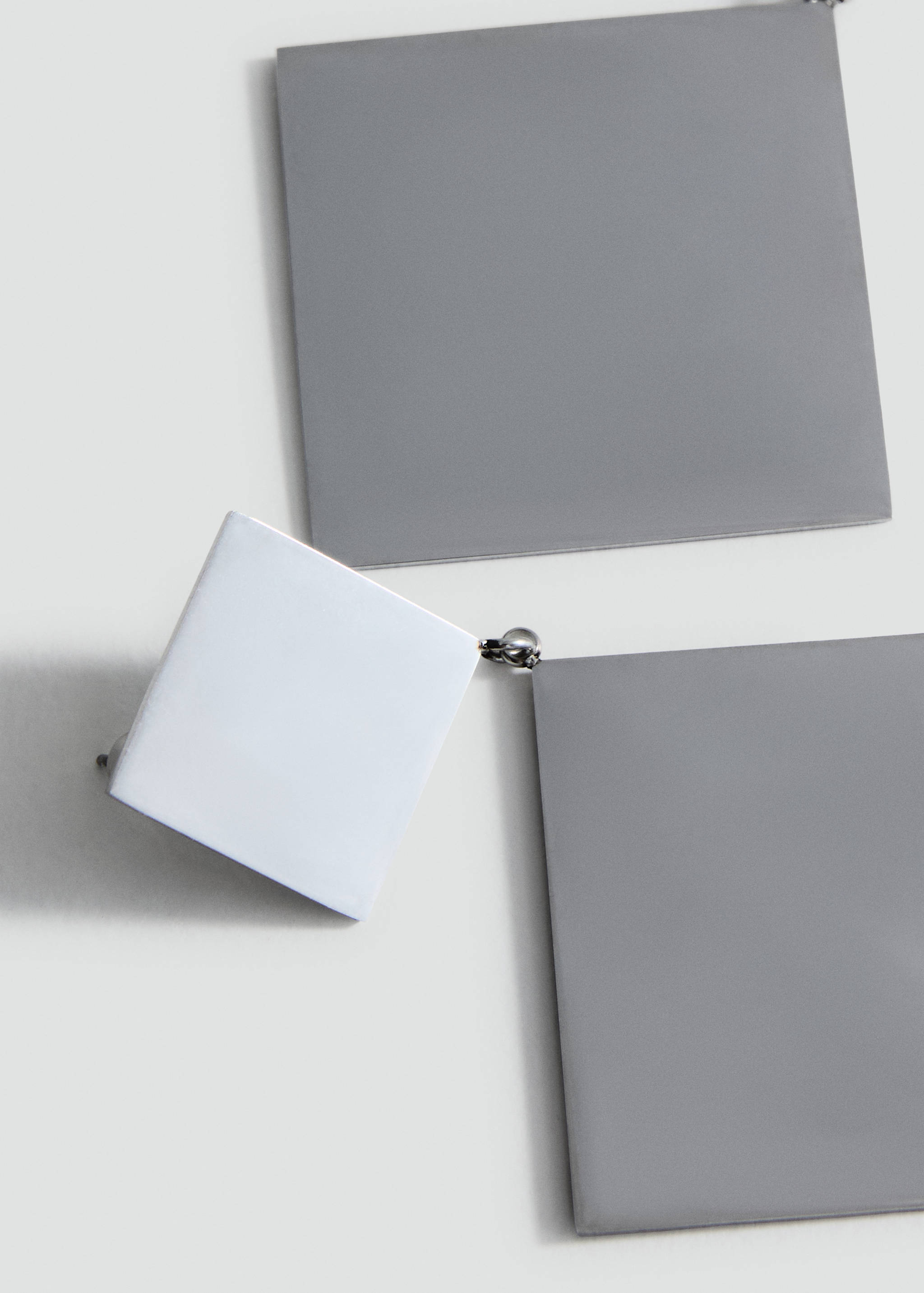 Boucles d'oreilles pendantes géométriques - Plan moyen