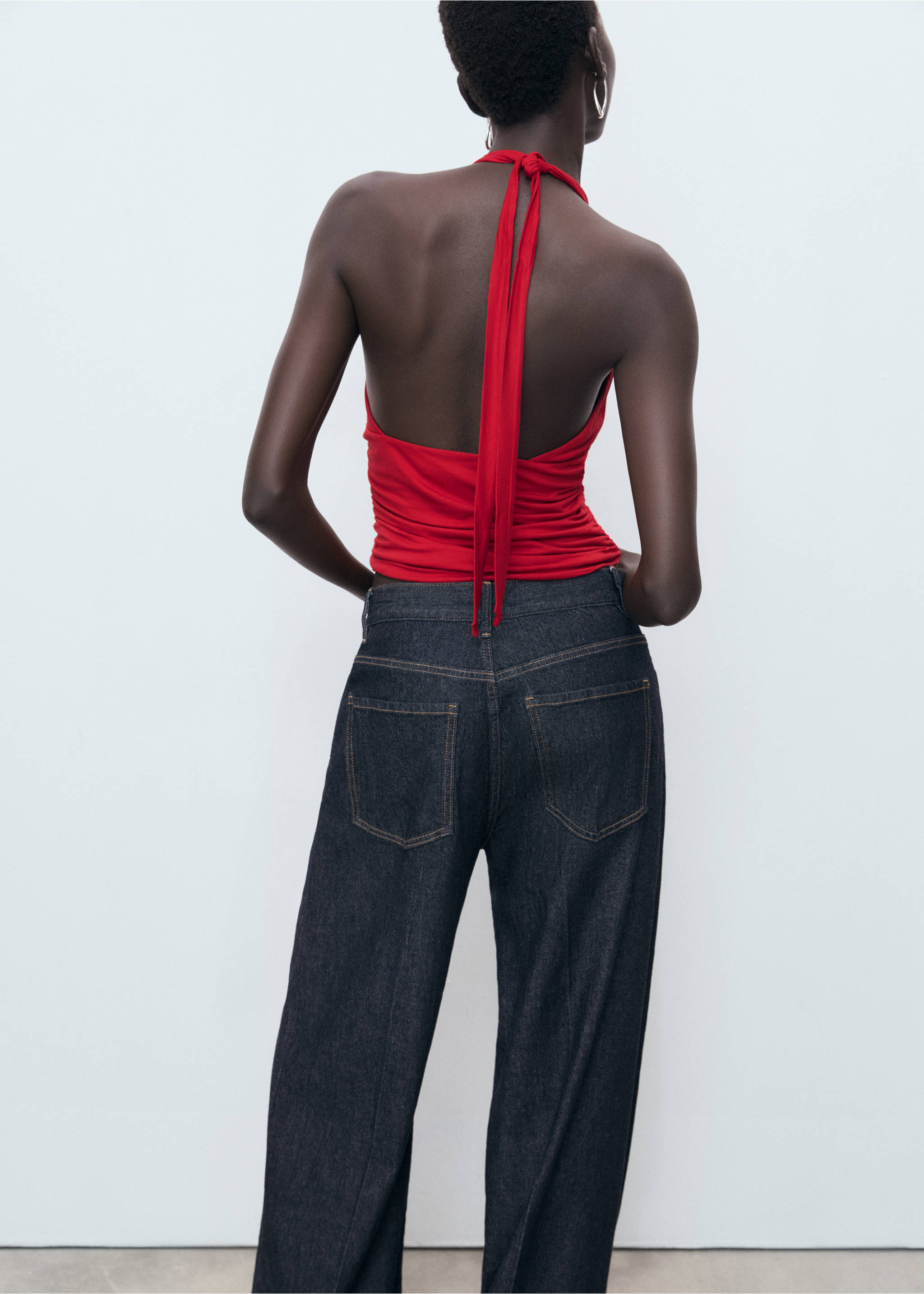 V-neck top with open back - Reverse of the article, Red. Ref: 17002912-00.