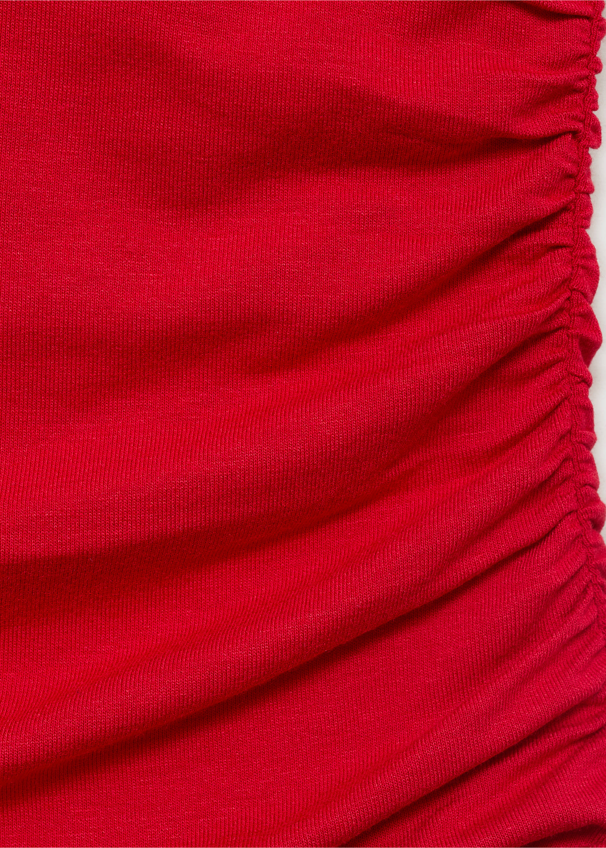 V-neck top with open back - Details of the article 8, Red. Ref: 17002912-00.