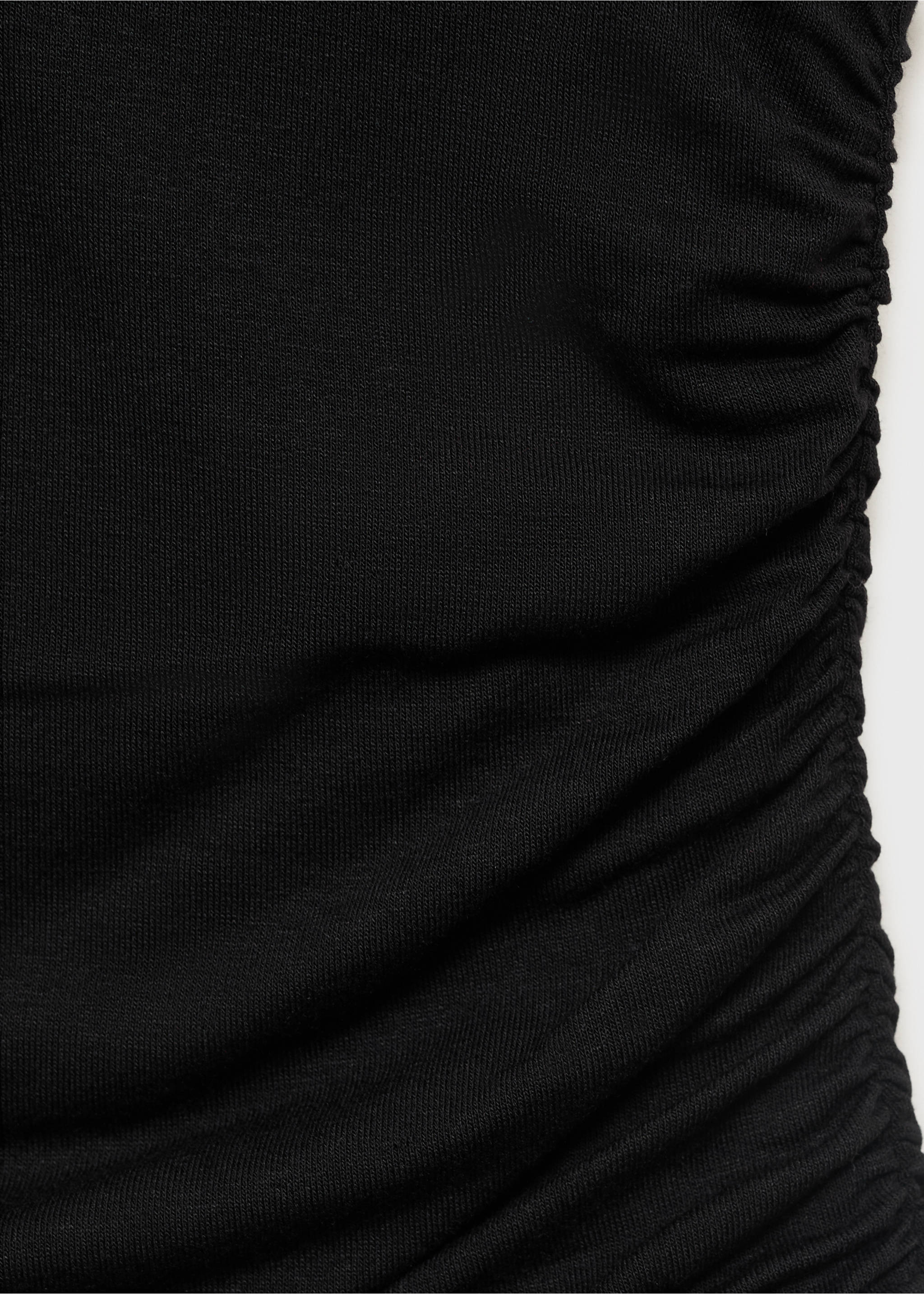 Rückenfreies Top mit V-Ausschnitt - Detail des Artikels 8, Schwarz. Ref: 17002912-00.