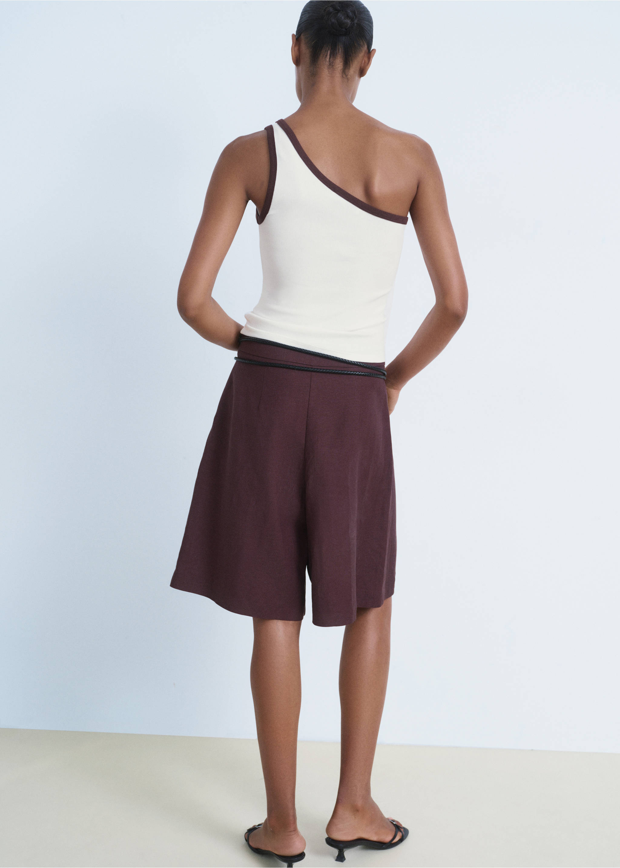 Asymmetrical top with contrasting trim - Reverse of the article, Ecru. Ref: 17002913-00.