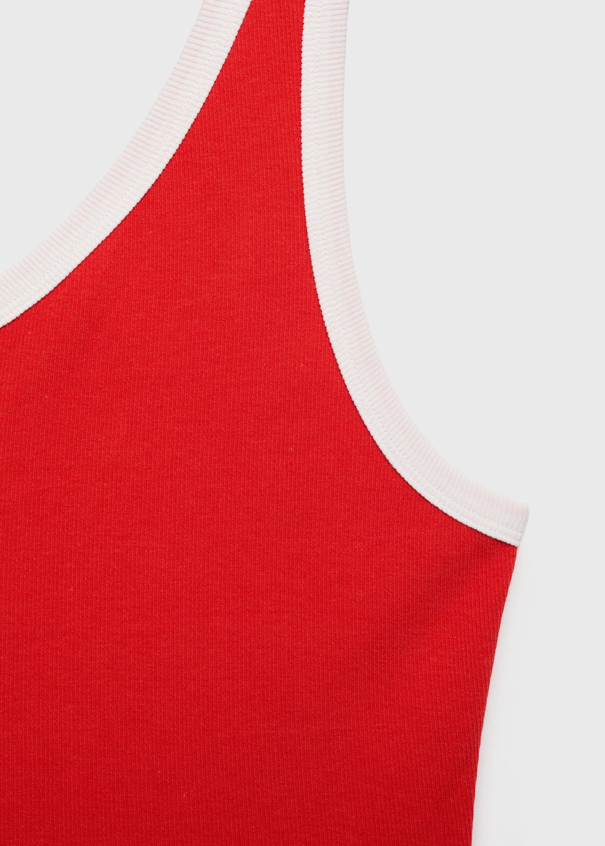 Asymmetrical top with contrasting trim - Details of the article 8