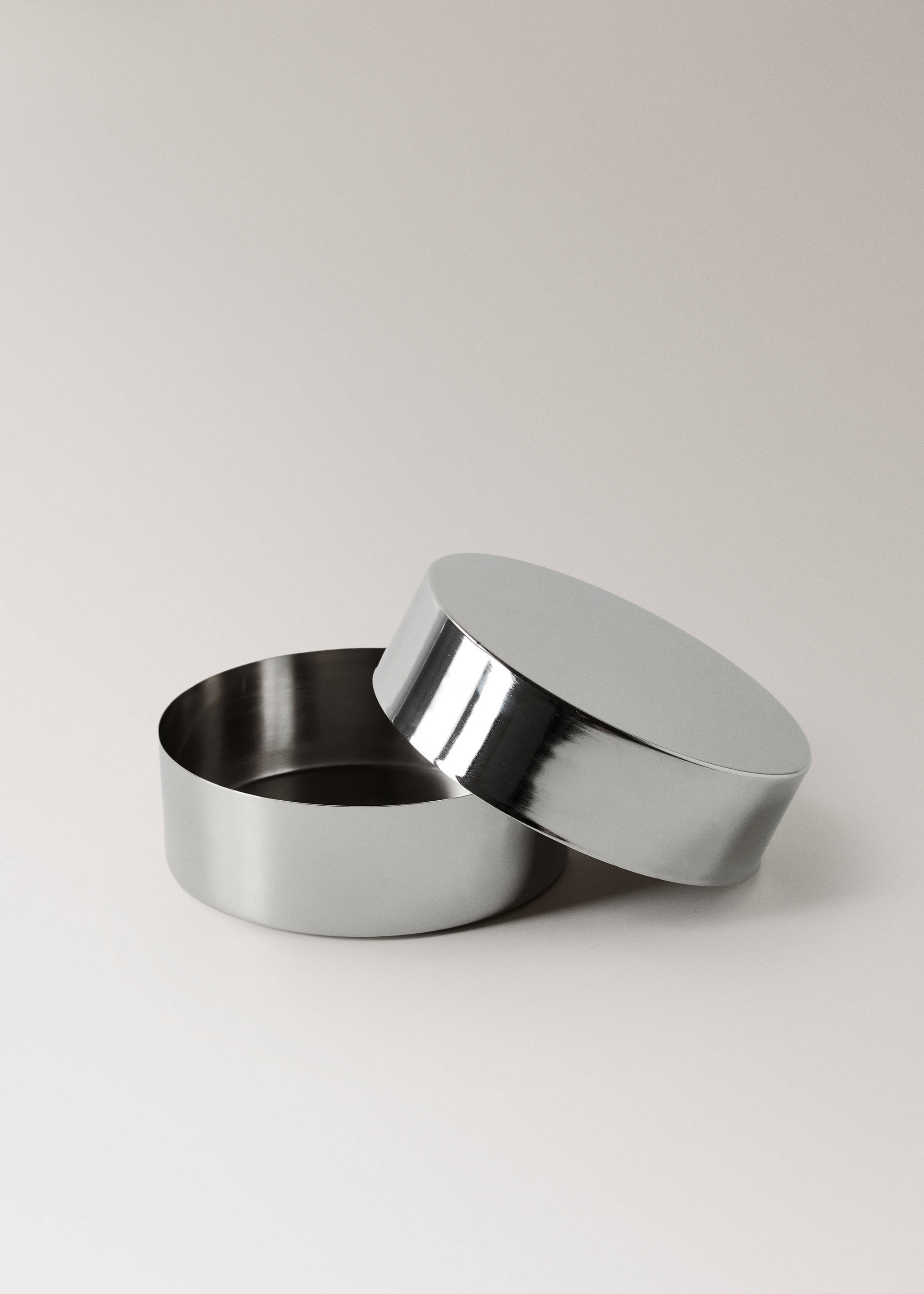 Medium round metal box - Details of the article 2