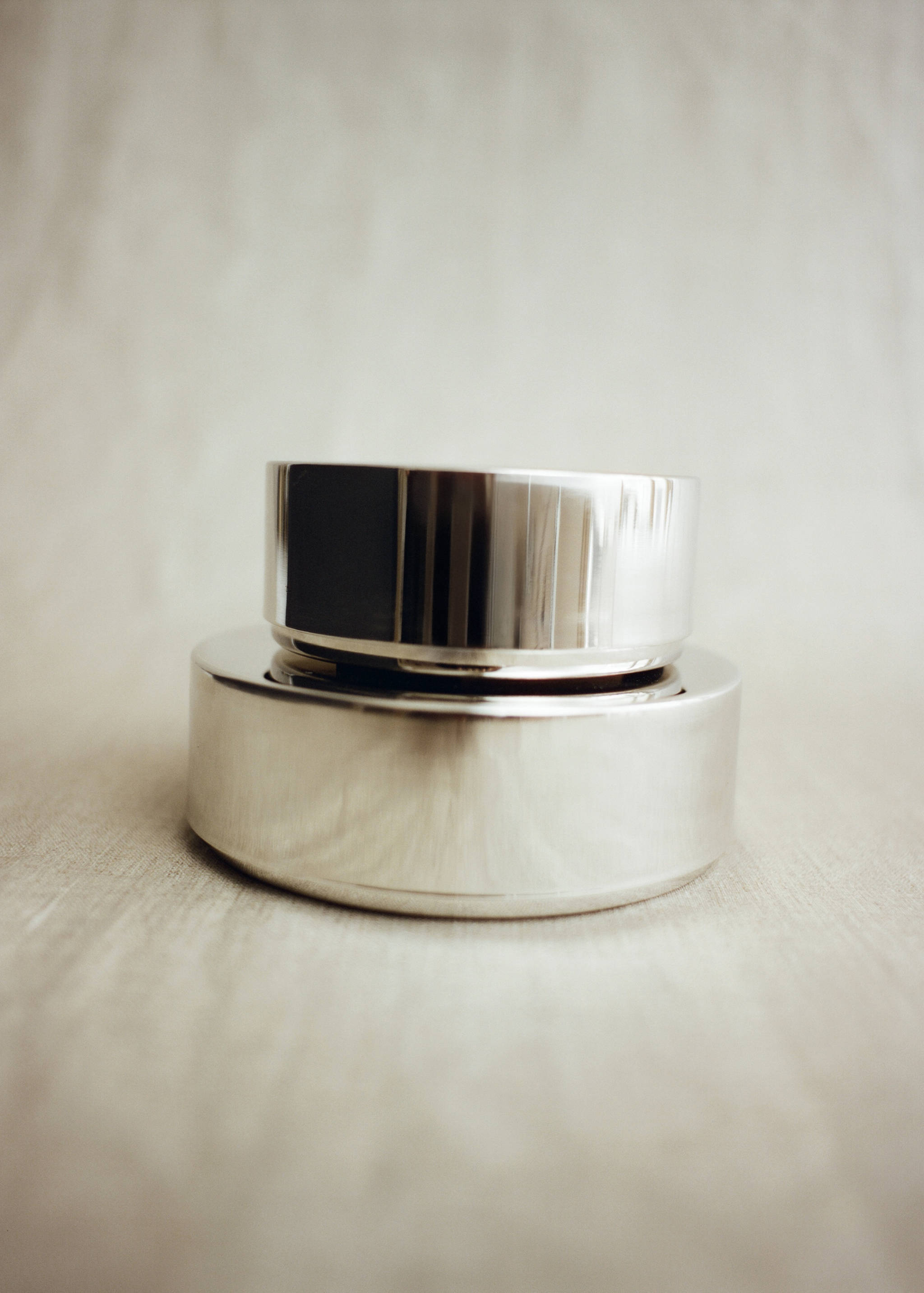 Medium round metal box - Details of the article 6