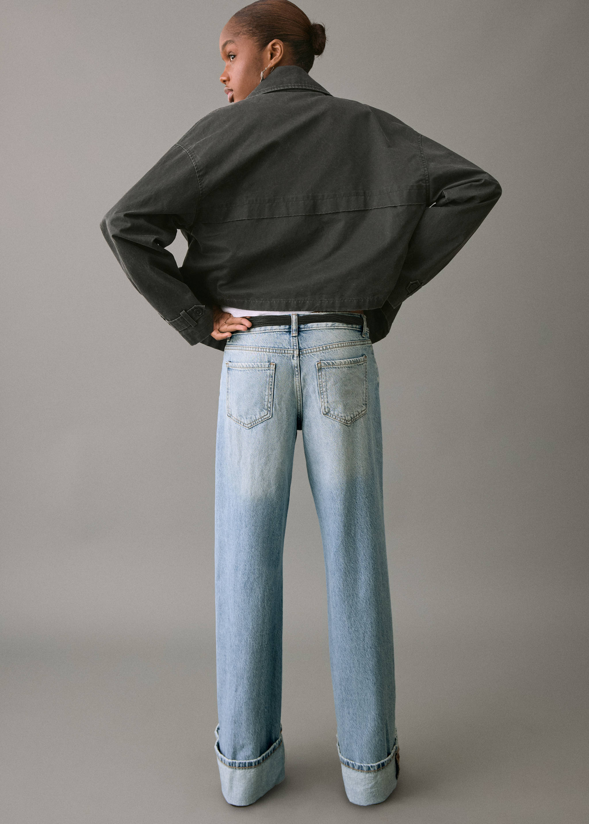 Wideleg-Jeans mit Saum-Umschlag - Rückseite des Artikels