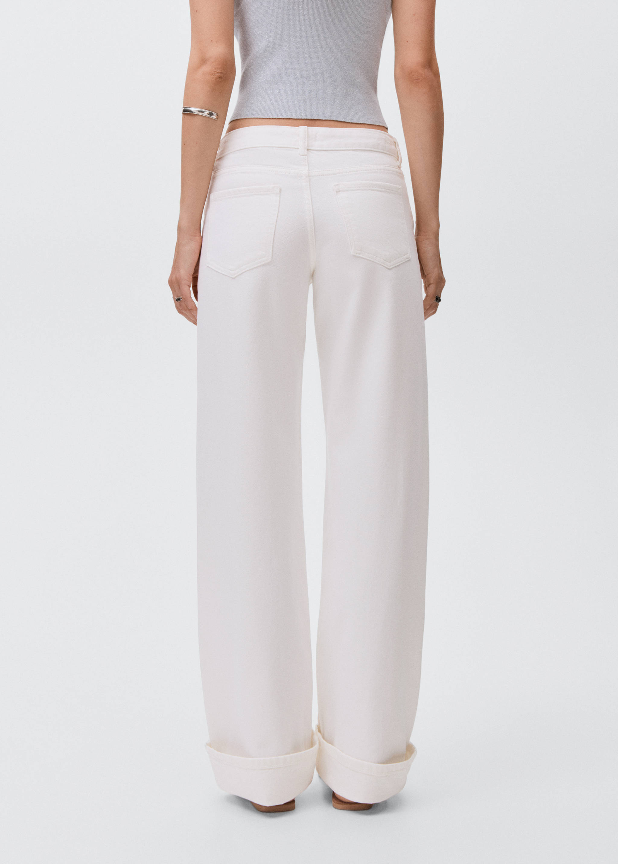 Wideleg-Jeans mit Saum-Umschlag - Rückseite des Artikels