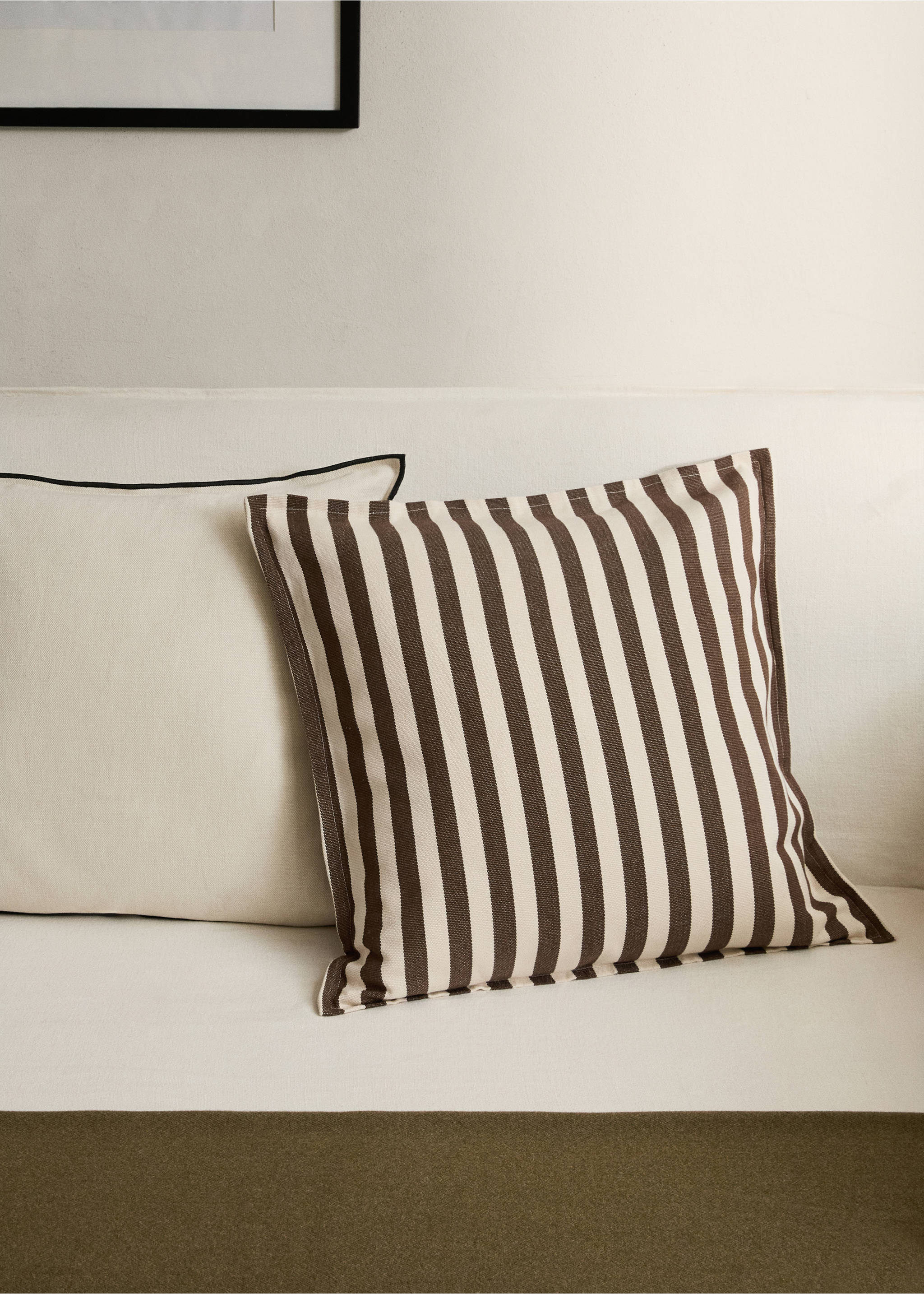 Cotton two-tone cushion cover with woven stripes 50x50 cm - General plane, Chocolate. Ref: 17003319-00.