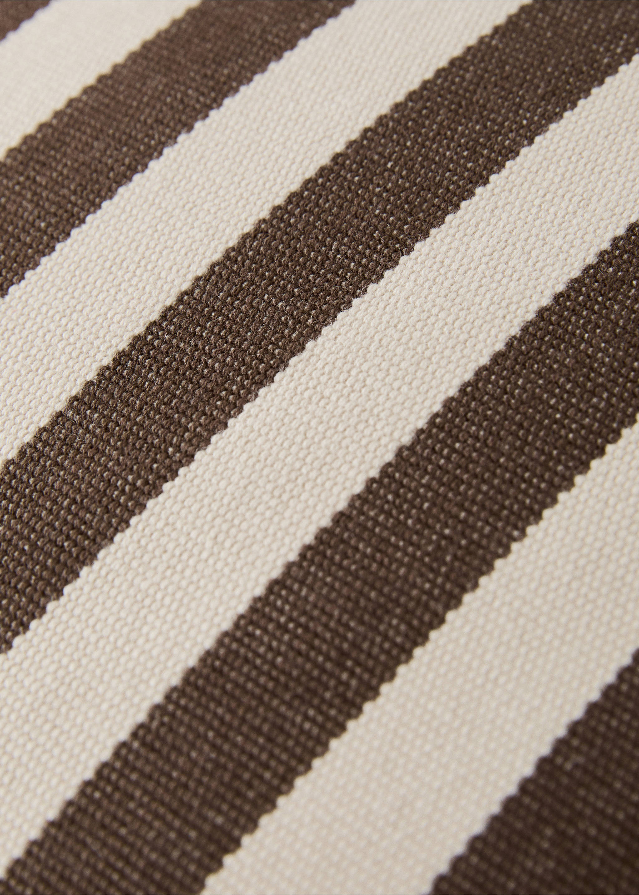 Cotton two-tone cushion cover with woven stripes 50x50 cm - Details of the article 4, Chocolate. Ref: 17003319-00.