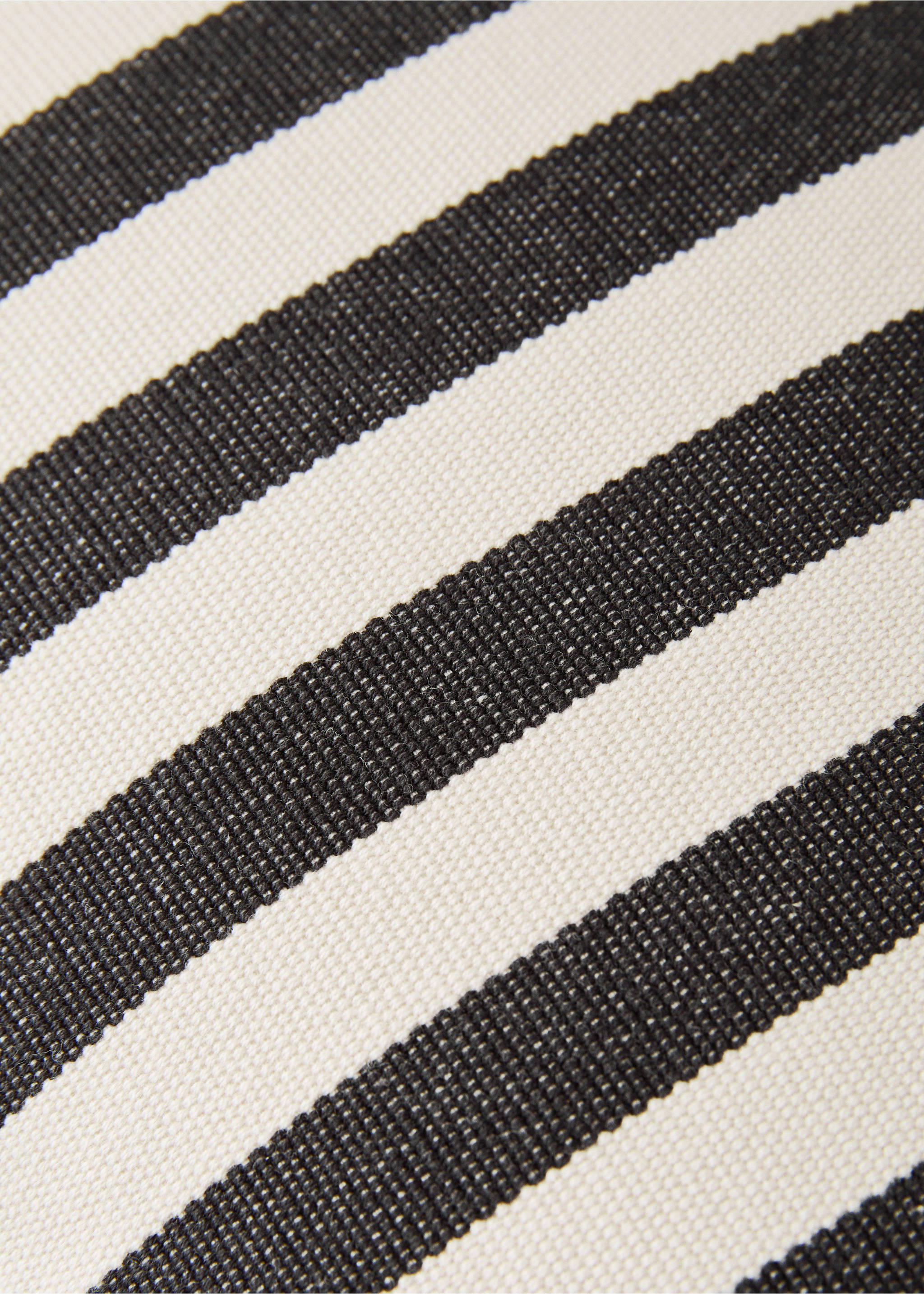 Cotton two-tone cushion cover with woven stripes 50x50 cm - Details of the article 4, Dark Grey. Ref: 17003319-00.