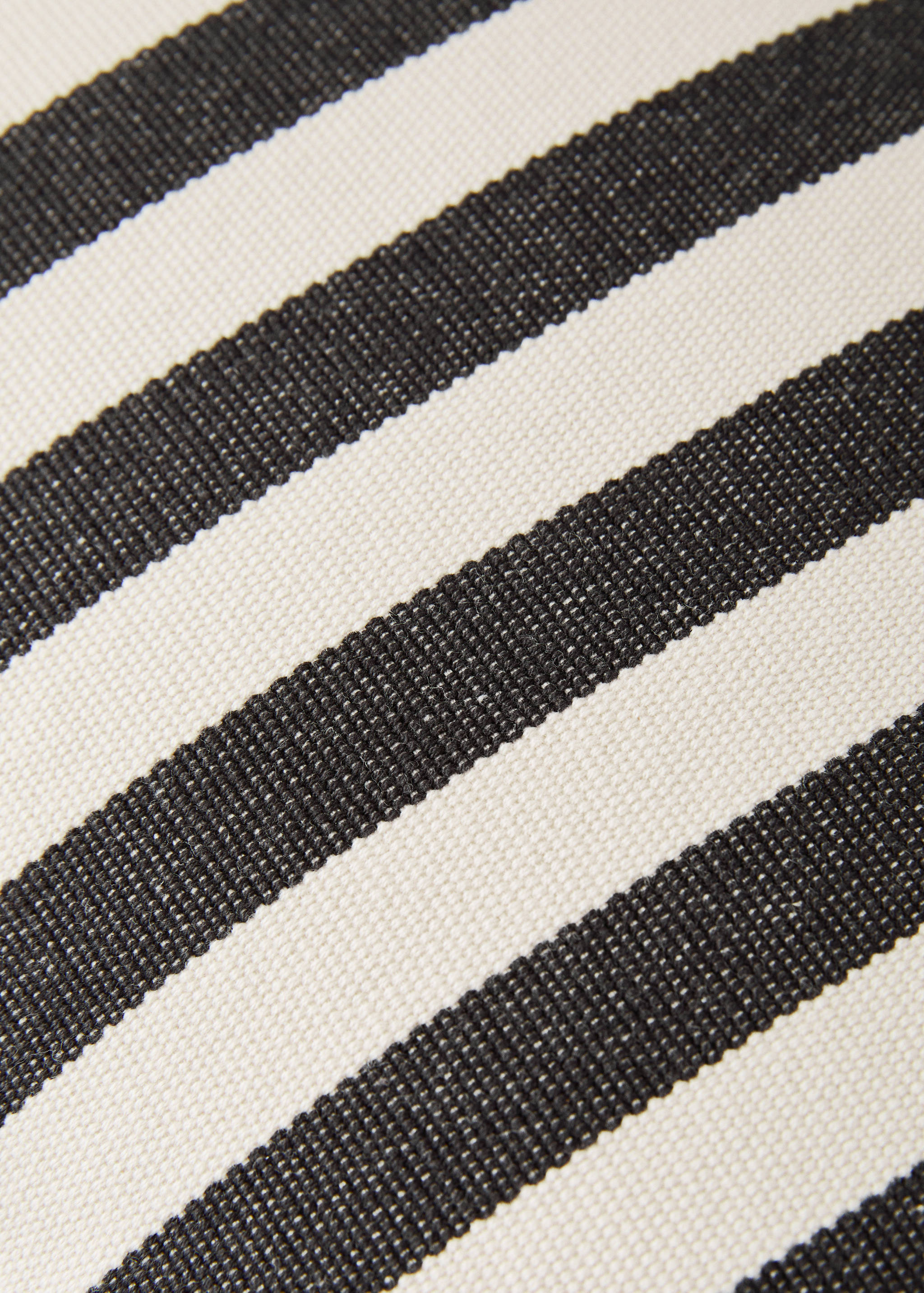 Cotton two-tone cushion cover with woven stripes 50x50 cm - Details of the article 4