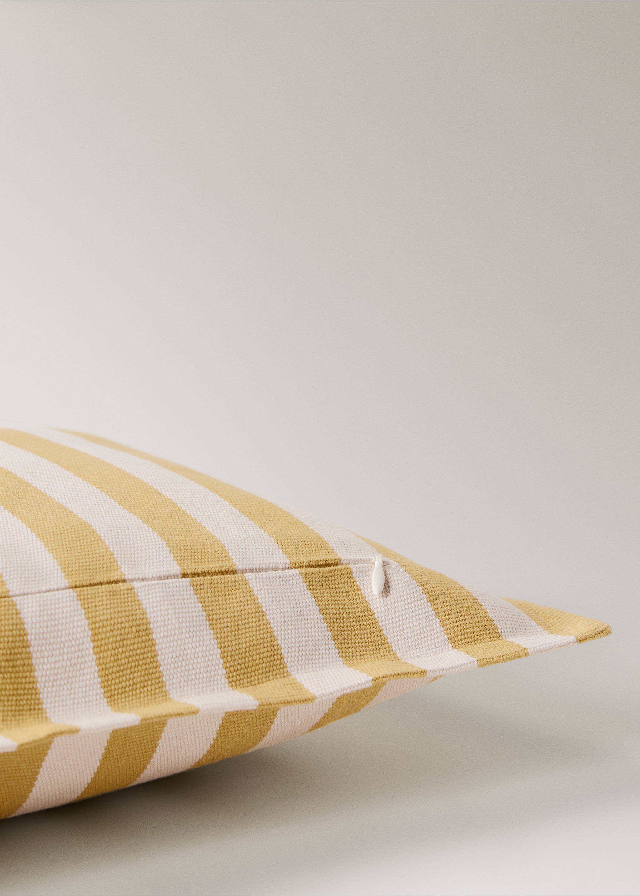 Cotton two-tone cushion cover with woven stripes 30x50 cm - Details of the article 1, Yellow. Ref: 17003320-00.