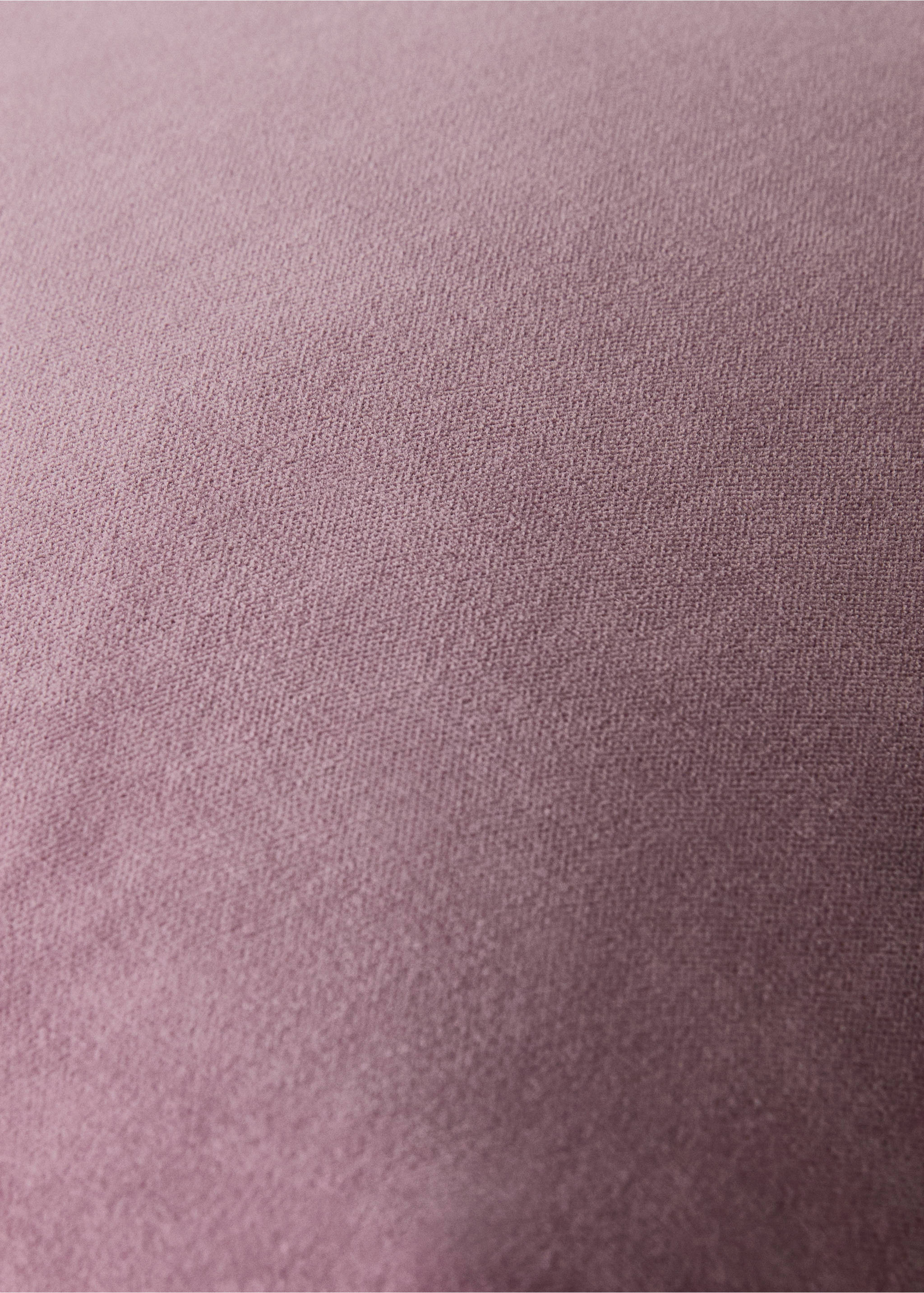 Velvet cushion cover with contrasting piping 50x50 cm - Details of the article 3, Plum. Ref: 17003331-00.