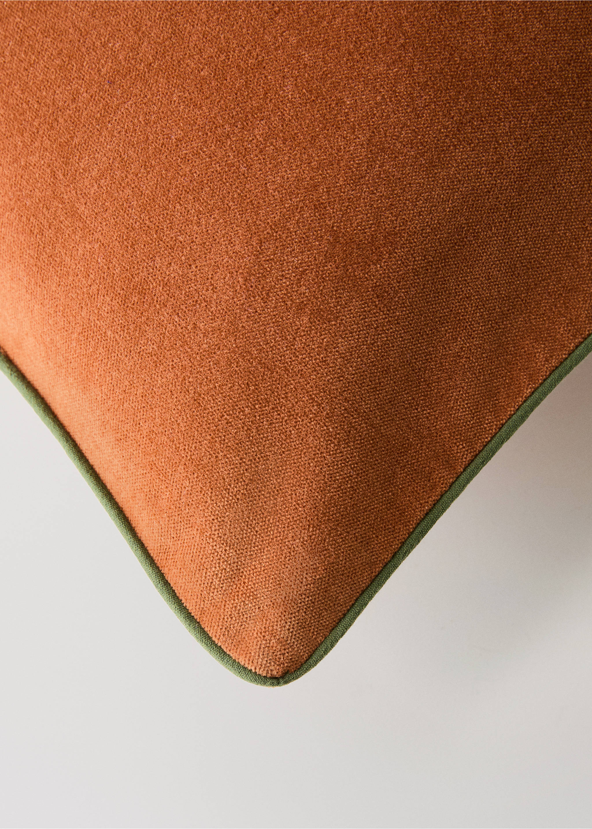 Velvet cushion cover with contrasting piping 30x50 cm - Details of the article 2, Burnt Orange. Ref: 17003332-00.