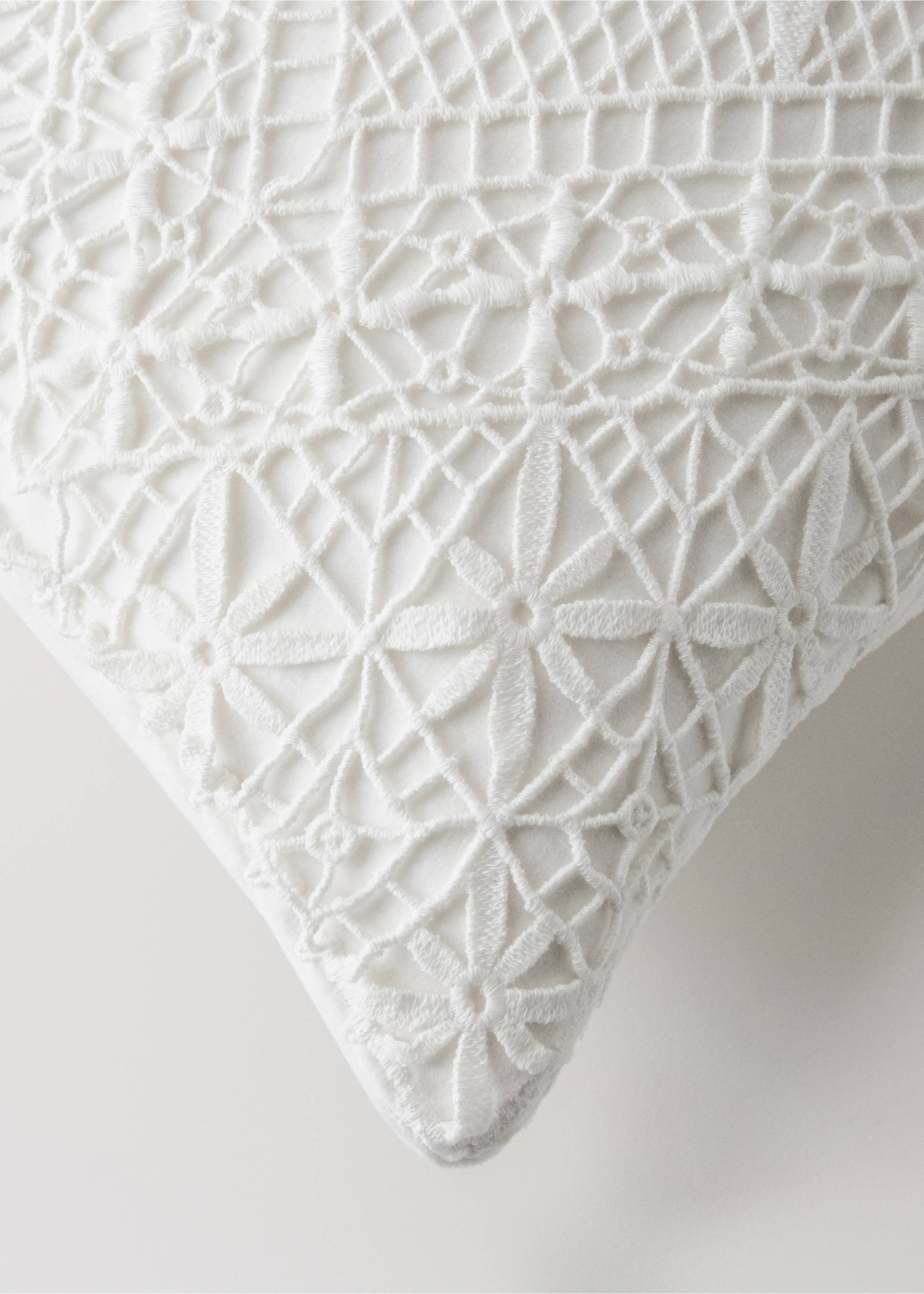 Embroidered cotton cushion cover 30x50cm - Details of the article 3, White. Ref: 17003335-00.