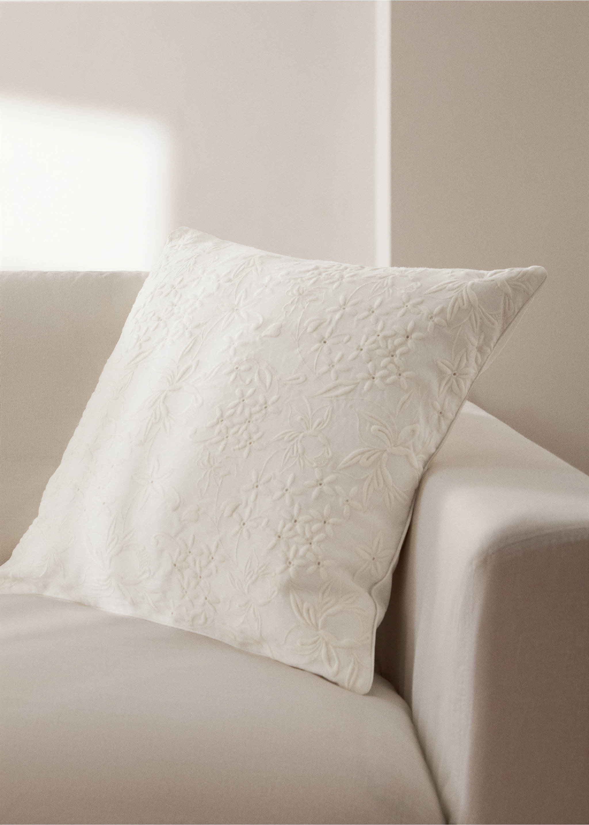 Housse de coussin lin coton à broderies 50x50 cm - Plan général, Gris. Ref: 17003338-00.