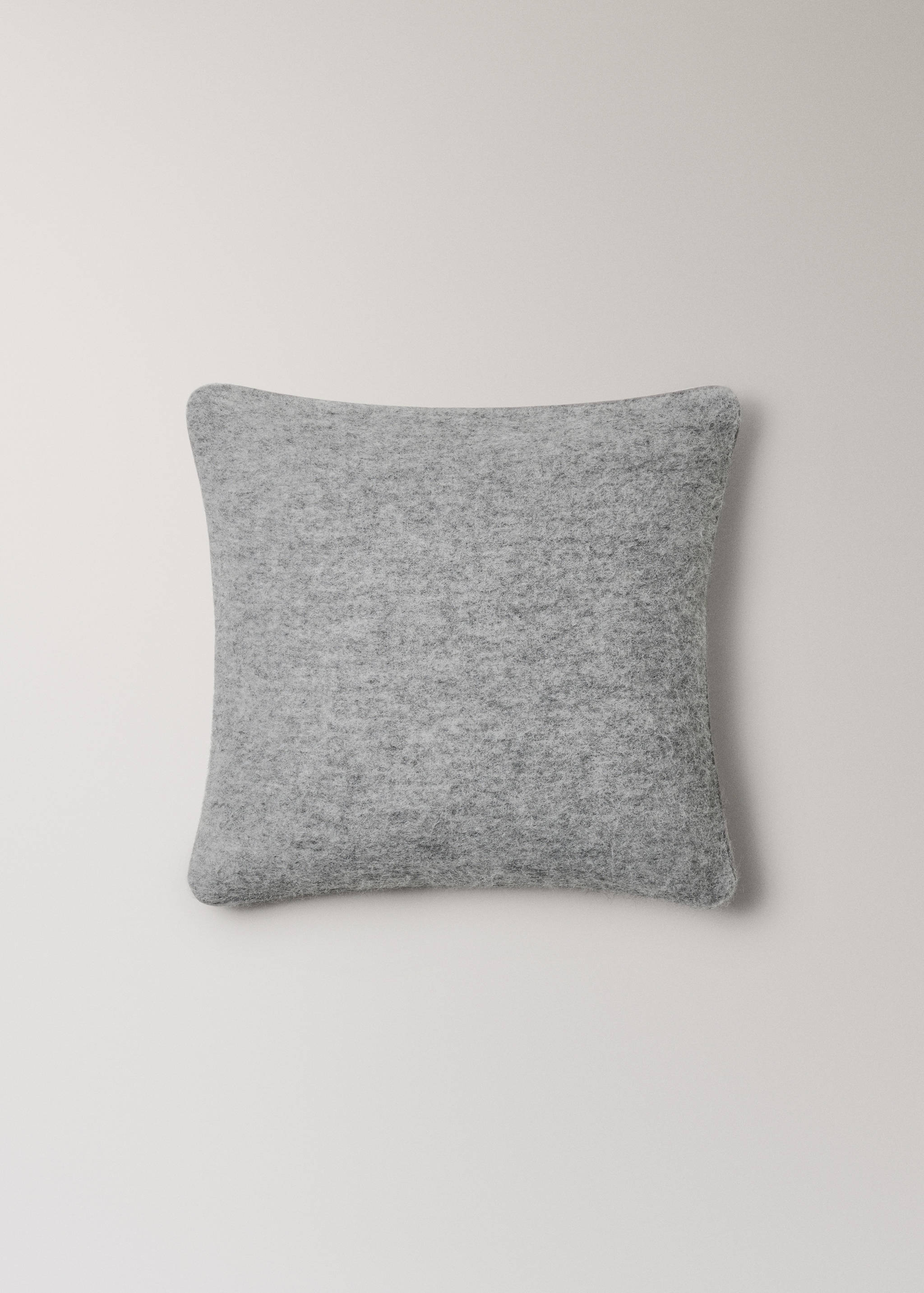Carded-effect cushion cover 50x50 cm - Article without model