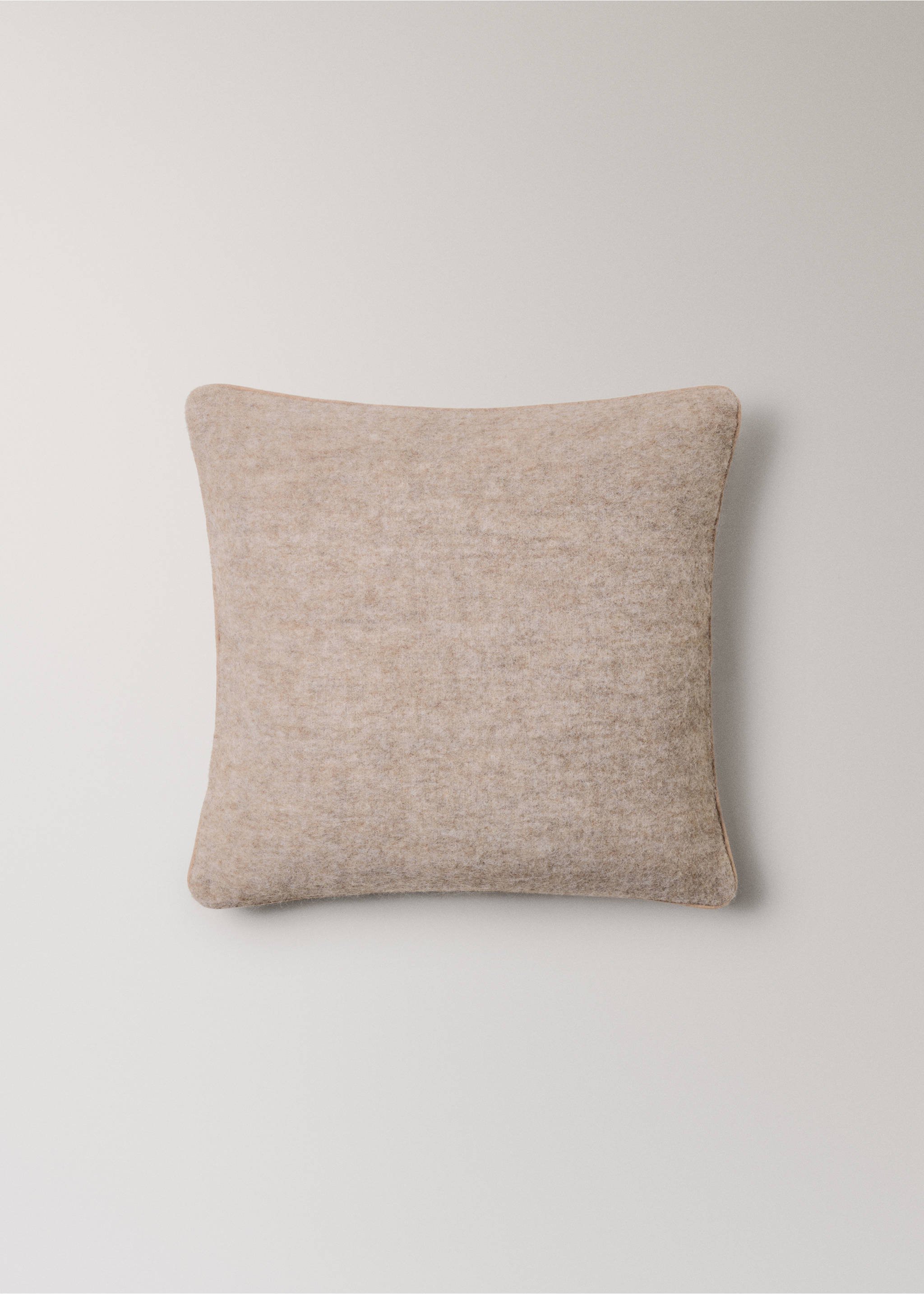 Carded-effect cushion cover 50x50 cm - Article without model, Light/Pastel Brown. Ref: 17003340-00.