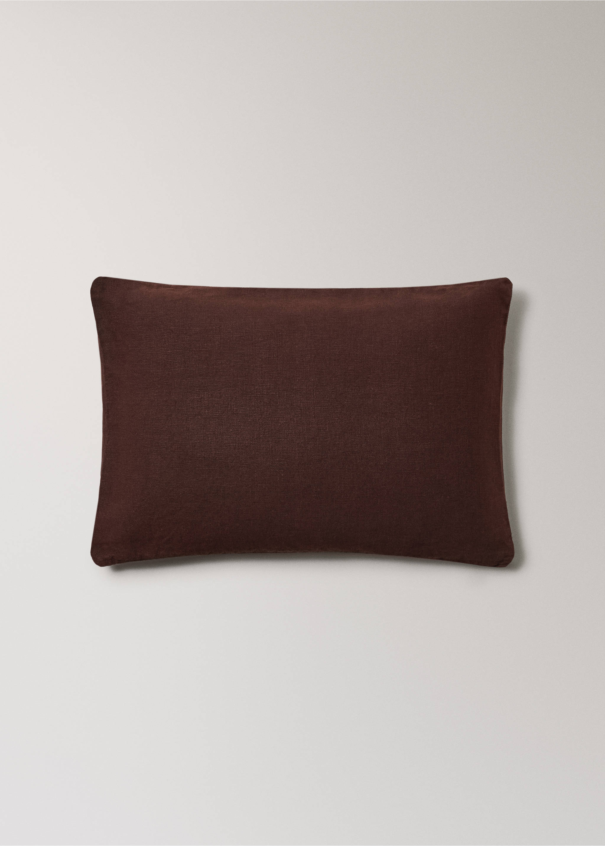 Linen cushion cover with zip 40x60 cm - Article without model, Blackberry. Ref: 17003342-00.