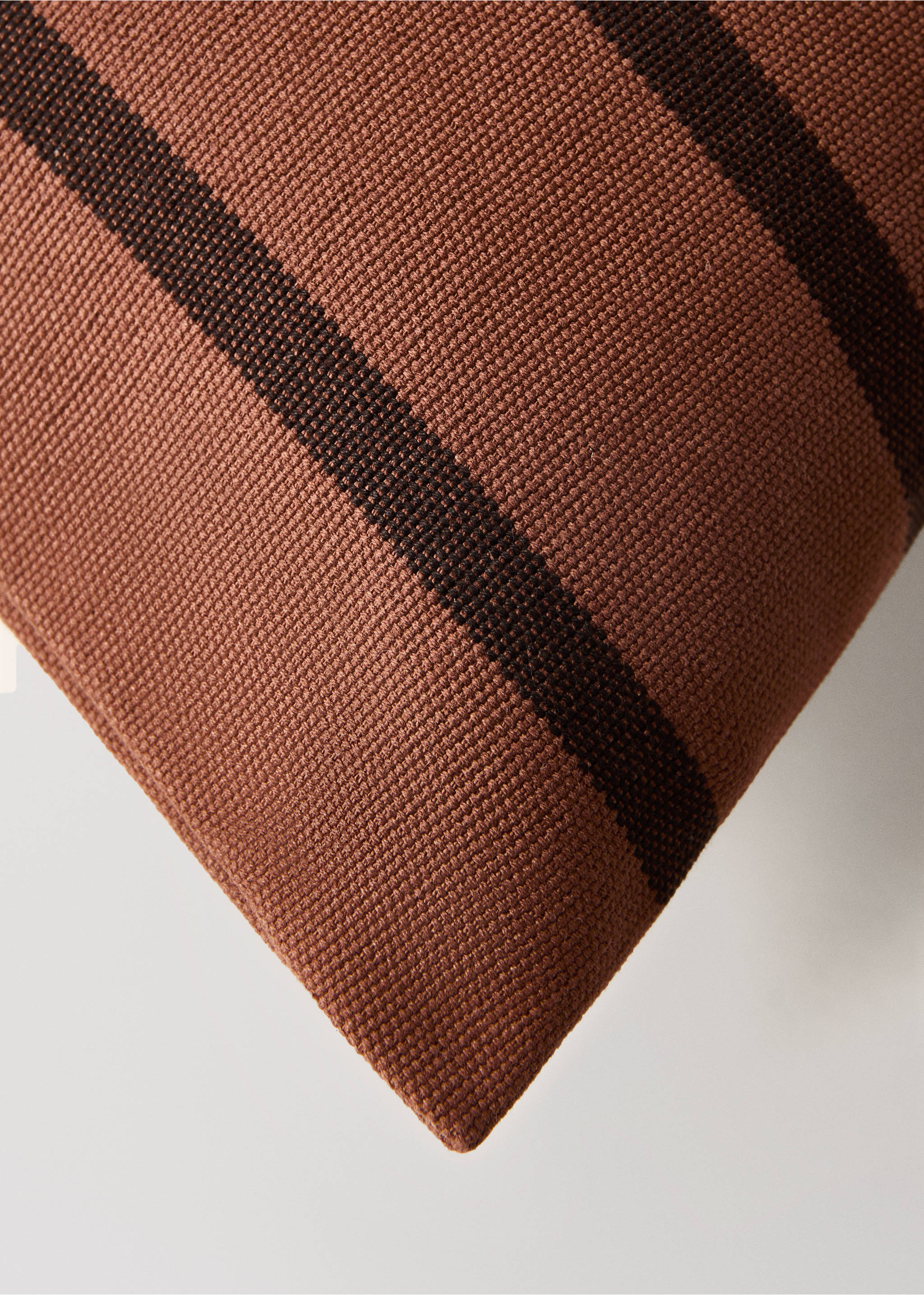 Kissenhülle aus Baumwolle, zweifarbig gestreift, 40x60 cm - Detail des Artikels 3, Braun. Ref: 17003344-00.