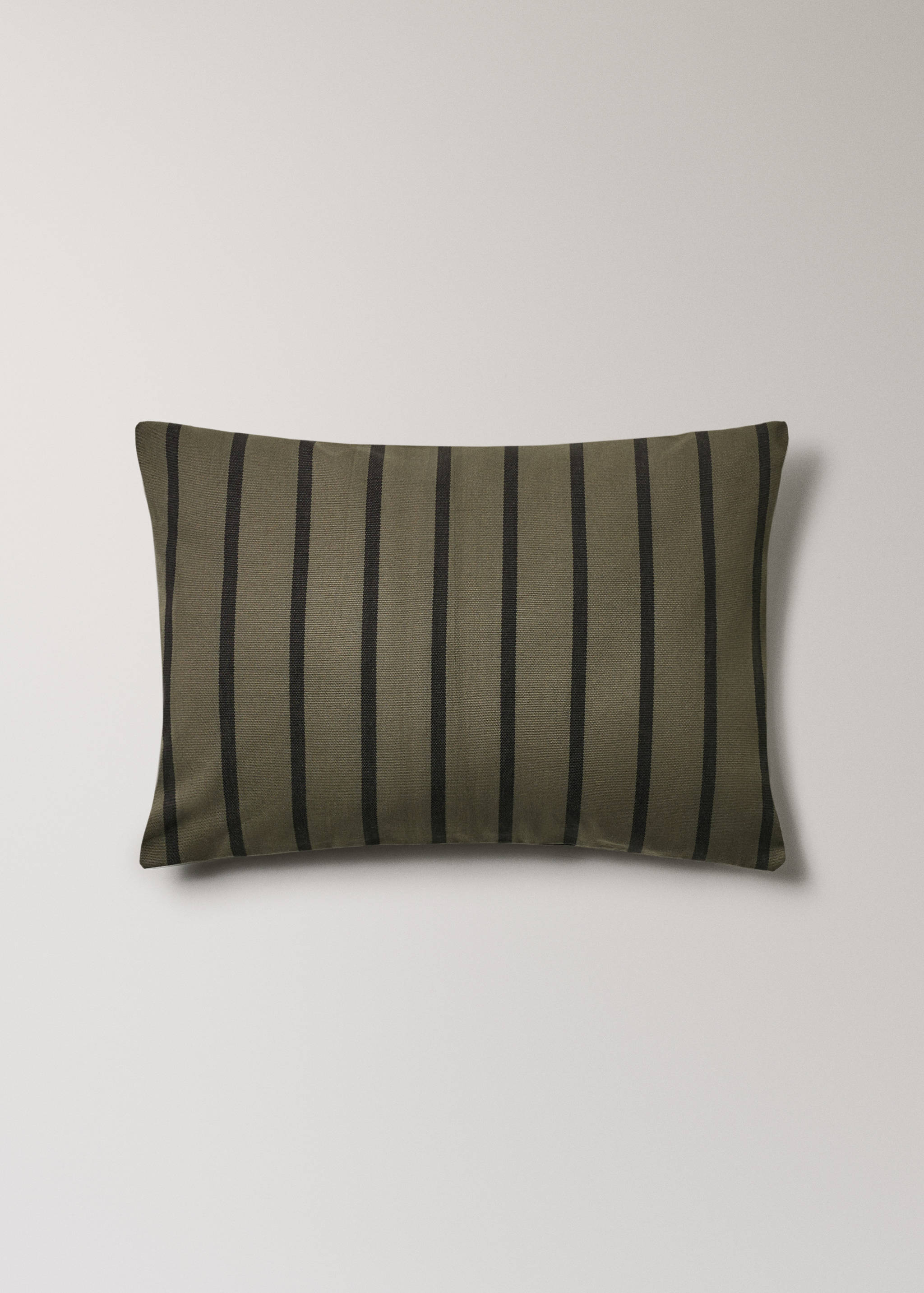 Kissenhülle aus Baumwolle, zweifarbig gestreift, 40x60 cm - Artikel ohne Model