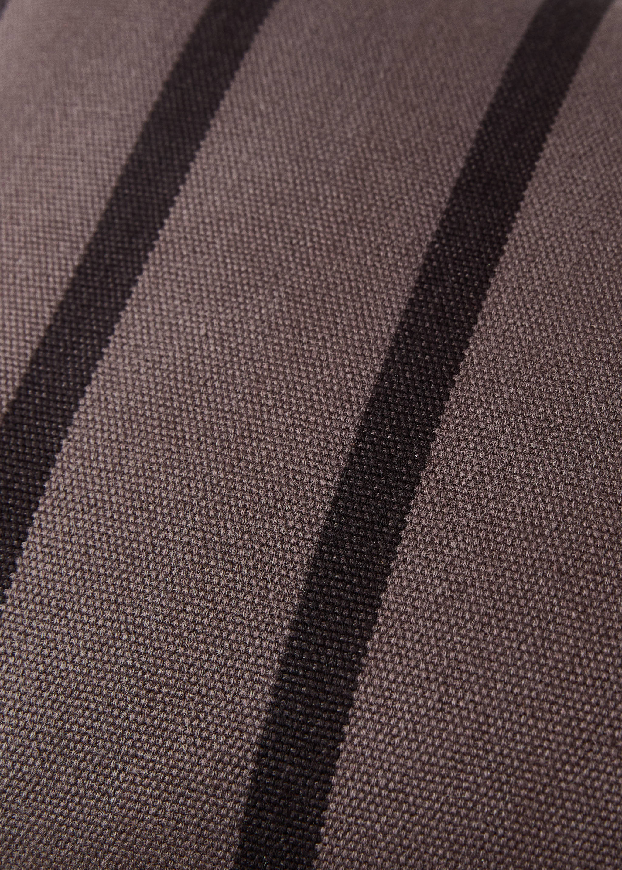 Kissenhülle aus Baumwolle mit zweifarbigen Streifen, 40 x 40 cm - Detail des Artikels 2
