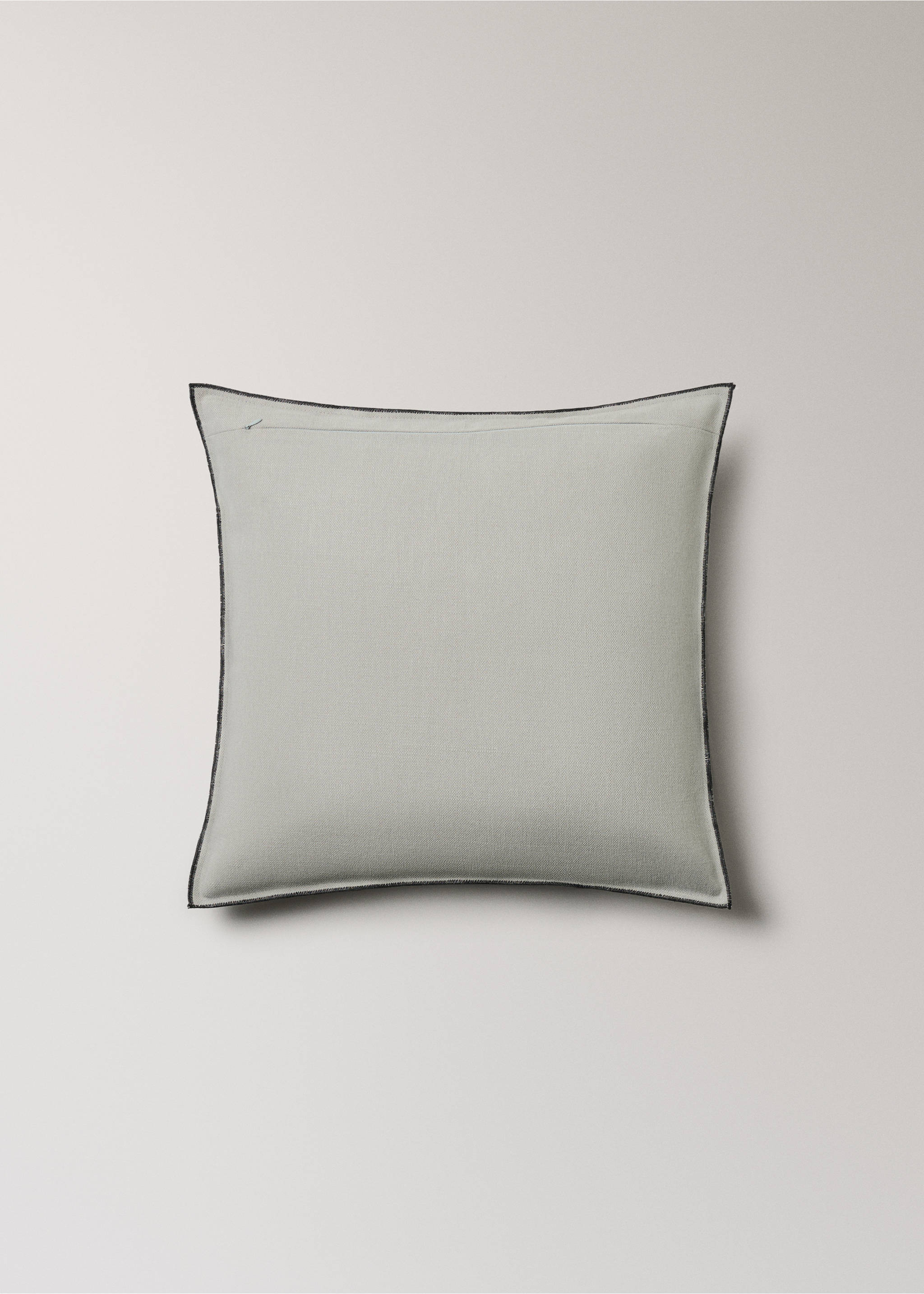 Cotton linen cushion cover with overlock tab 50x50 cm - Details of the article 1, Medium Grey. Ref: 17003346-00.