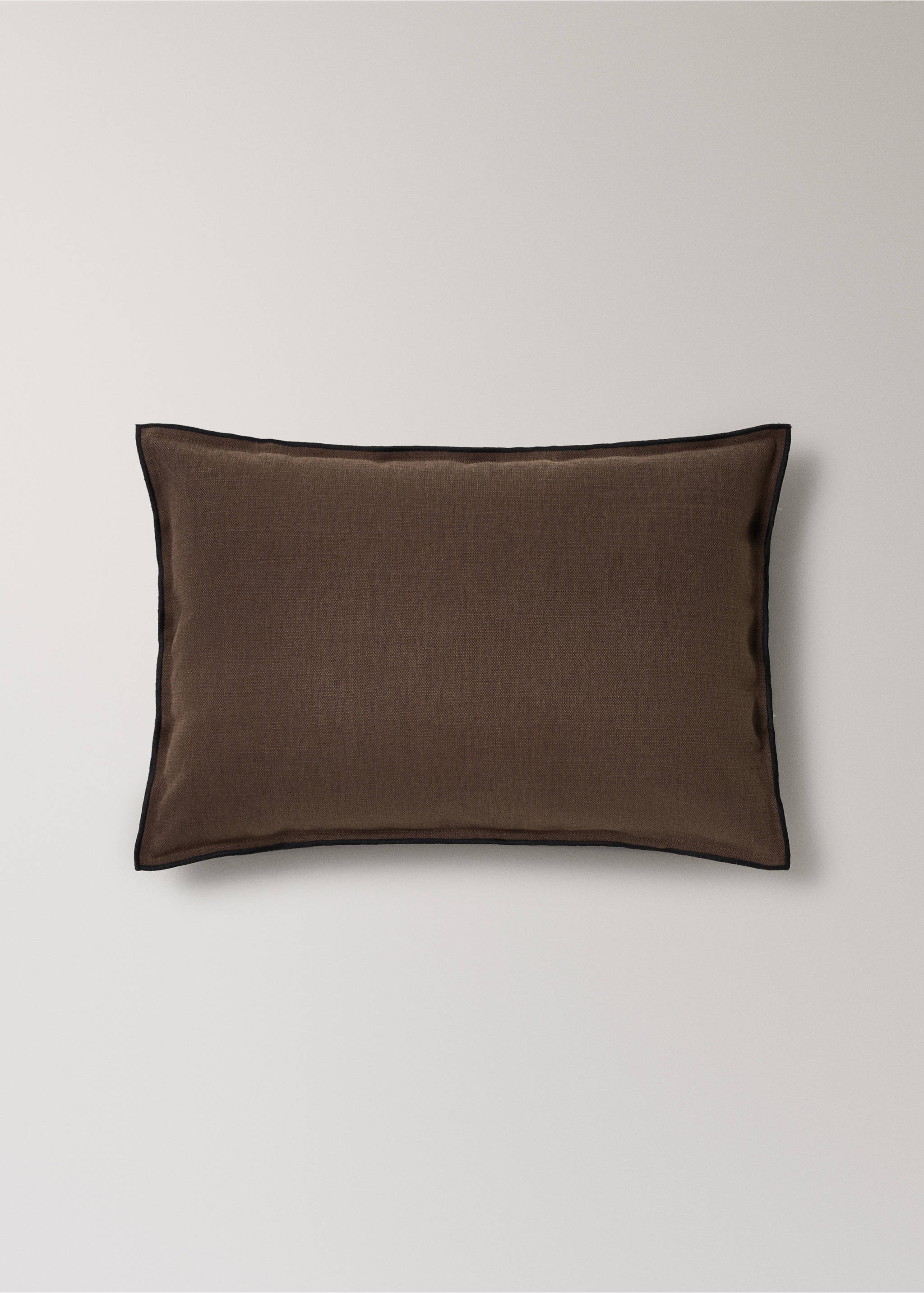 Linen cotton cushion cover with overlock tab 40x60 cm - Article without model, Chocolate. Ref: 17003347-00.