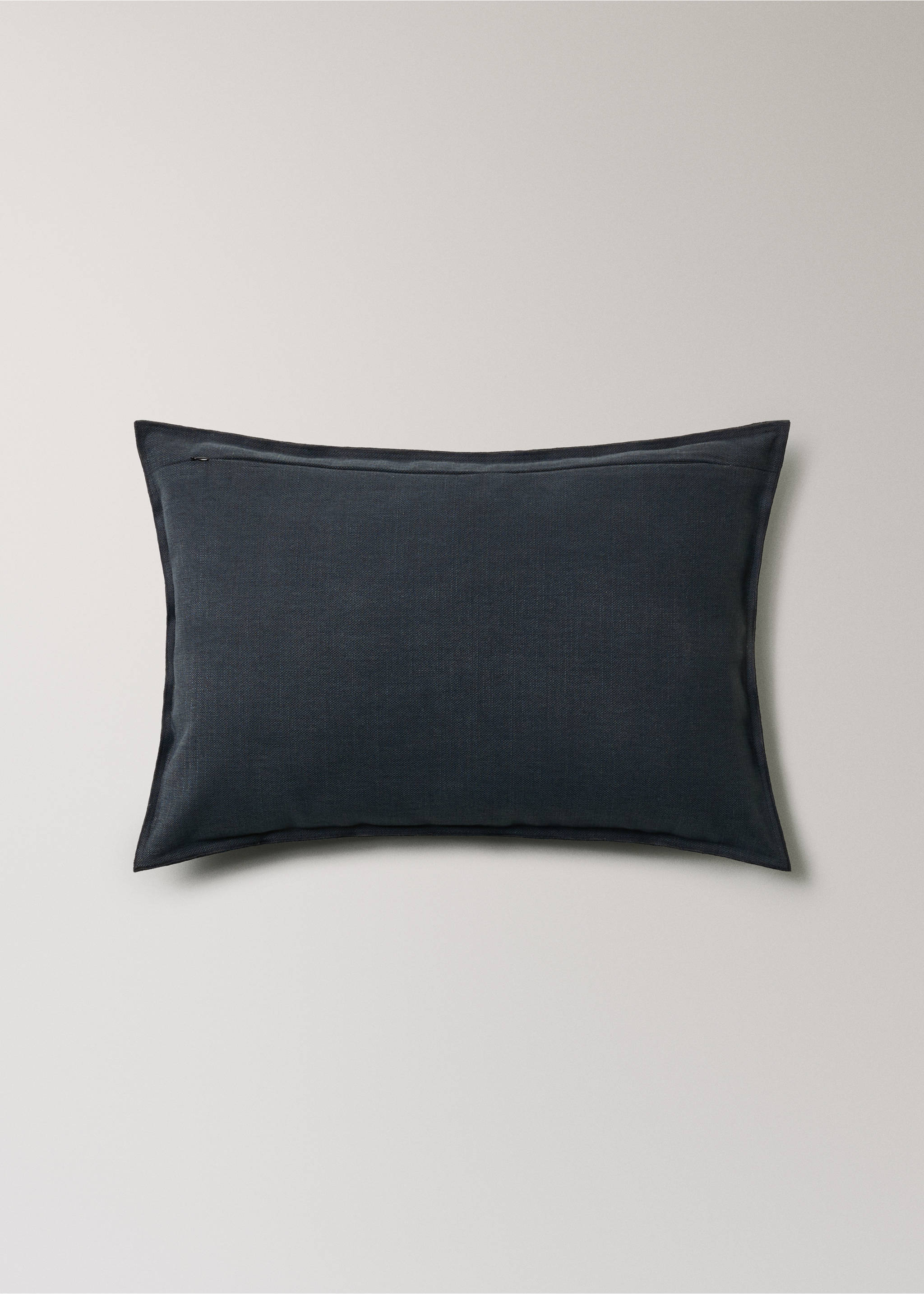 Linen cotton cushion cover with overlock tab 40x60 cm - Details of the article 1, Dark Grey. Ref: 17003347-00.